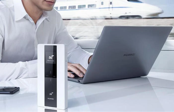 Portable Router Hua wei Hotspot Router 8000Mah wireless Original Unlocked Hua wei 5G E6878-370 LTE Mobile WiFi 5G Routers