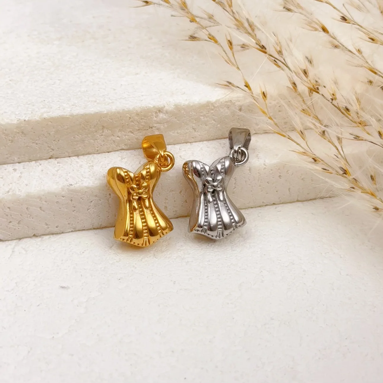 Waterproof Travel Corset Bustier Charm Bar Lingerie Bra Camisole Charms Custom Diy Jewelry Accessories Ballet Shoes Pendant