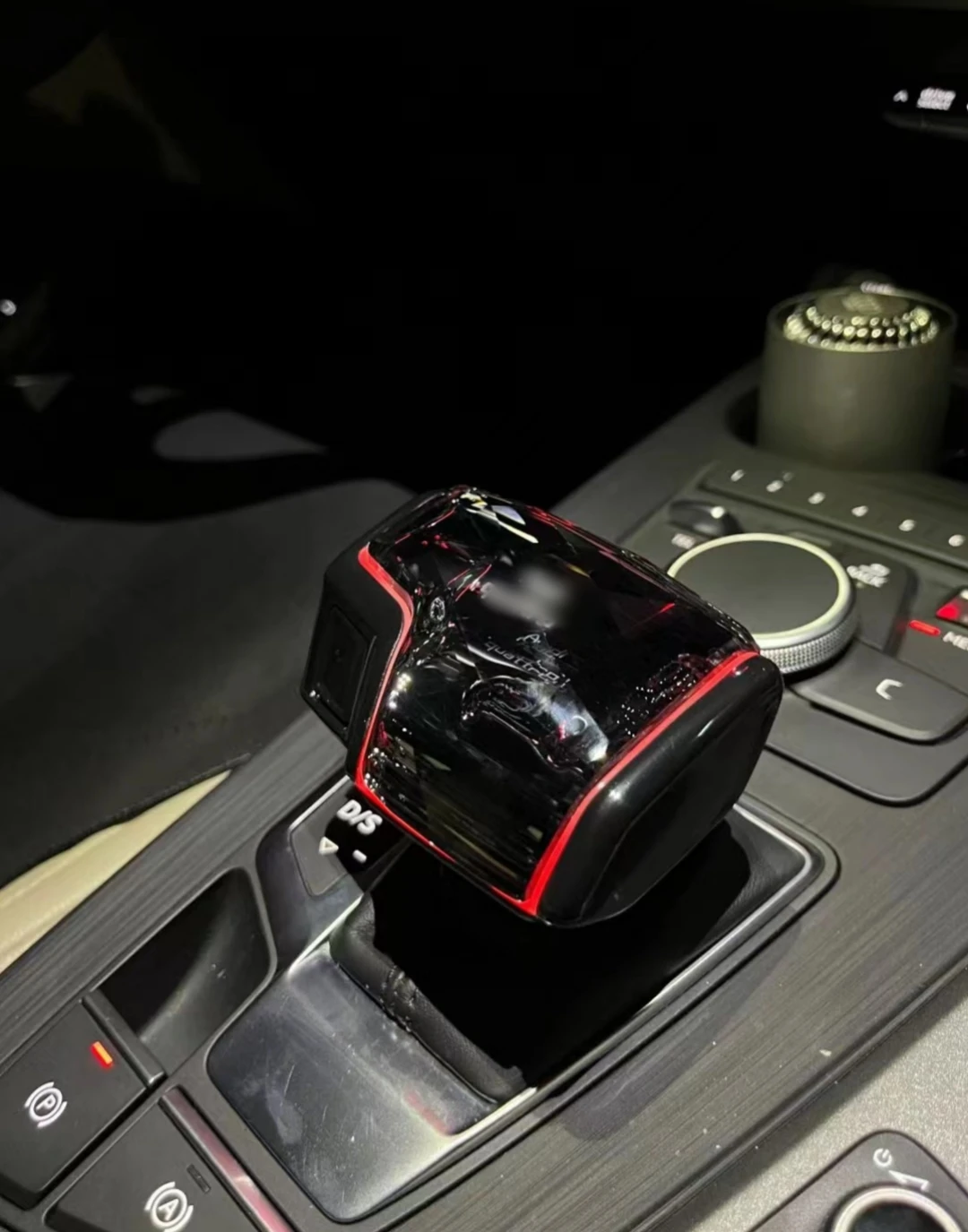 Luxury Crystal Gear Shift LED Light up Crystal Gear Shift Knob Head Sale for BMW 3 4 M series sale for Audi a3 a4 rs3 q5 q8 tt