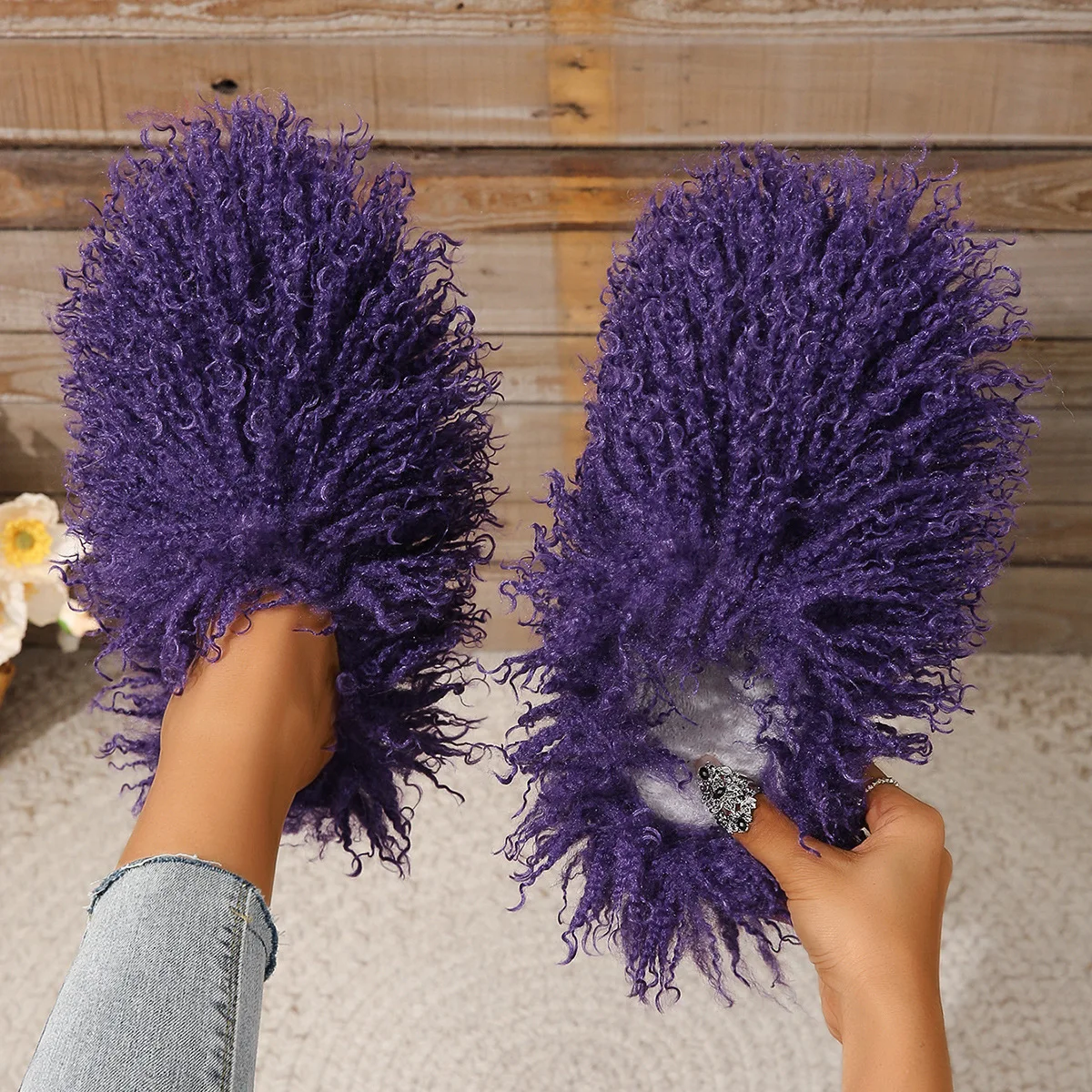 Winter Furry Shoes Women Fur Slippers Fluffy Faux Mongolian Fur Slides Warm Plush Slippers Fuzzy Flip Flops Luxury Shoes Woman
