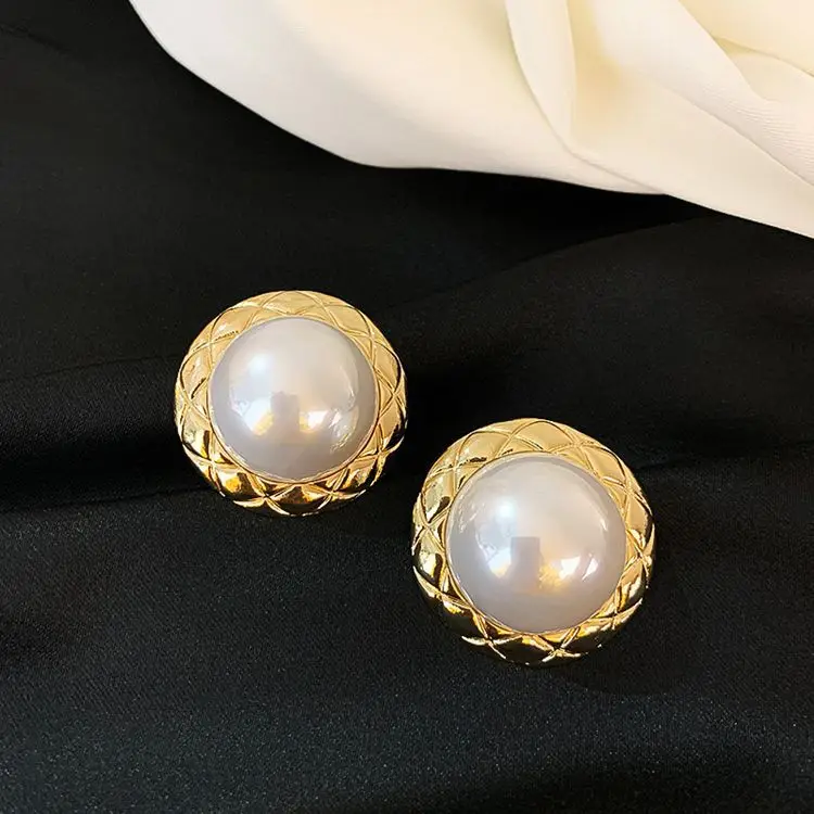 
Vintage Design Pearl Earrings Real Gold Plated Elegant Earrings Women Office Lady Accessories Wholesale 