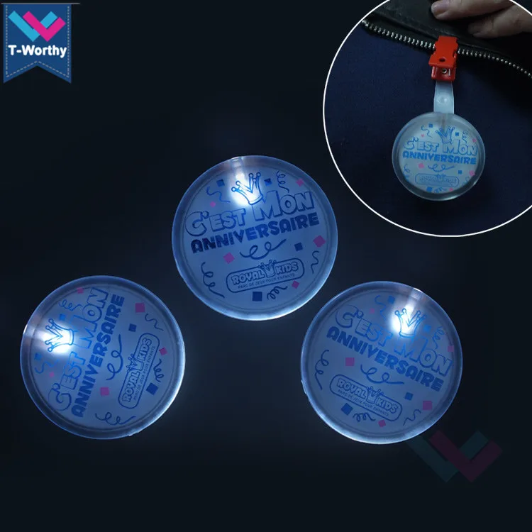 5cm Round Shape Custom Logo Promotional Gift Light Up Flashing LED Badge