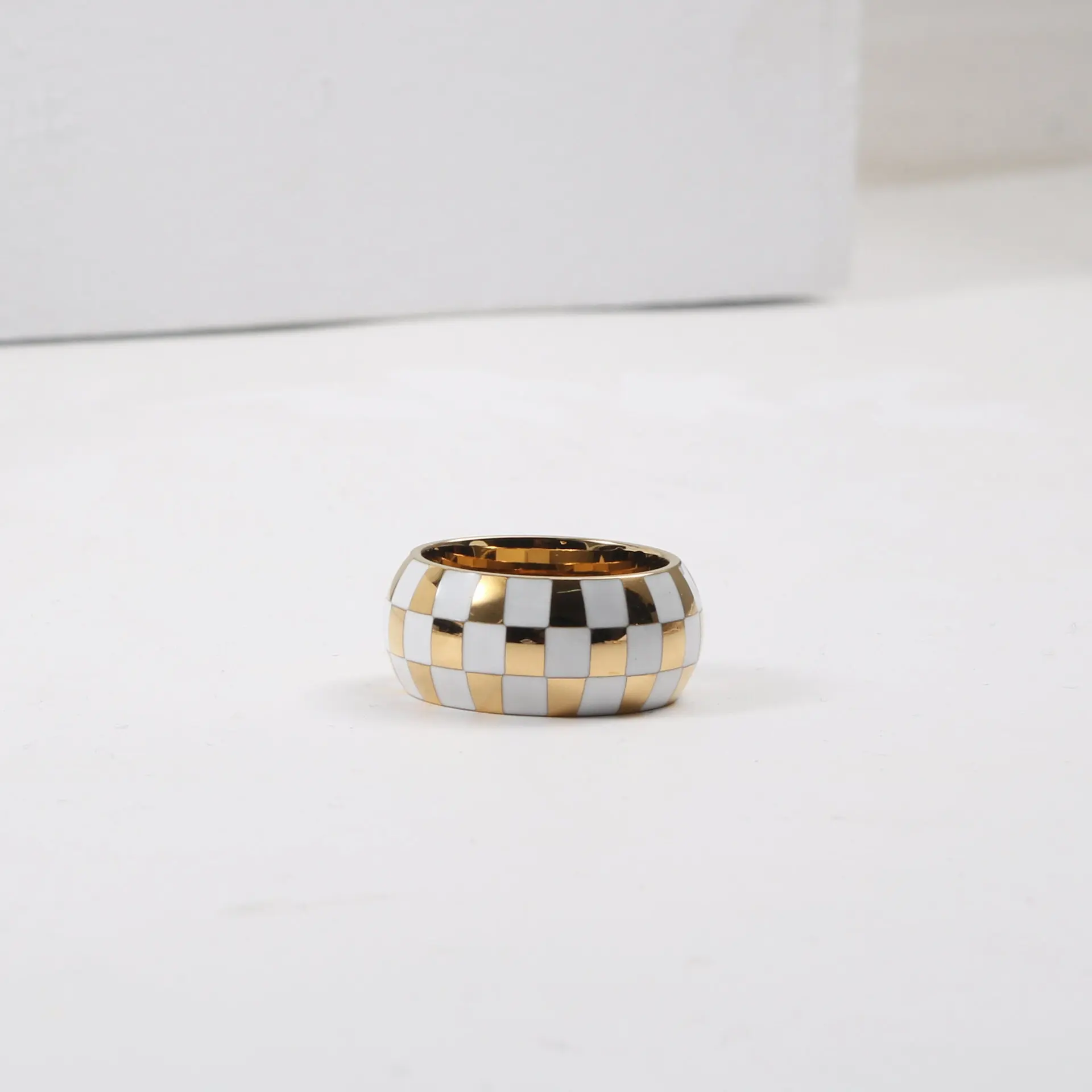Mwin Custom White Black Checker Index Finger Ring Chunky Rings 18K Gold Plated Stainless Steel Enamel Rings Jewelry Women