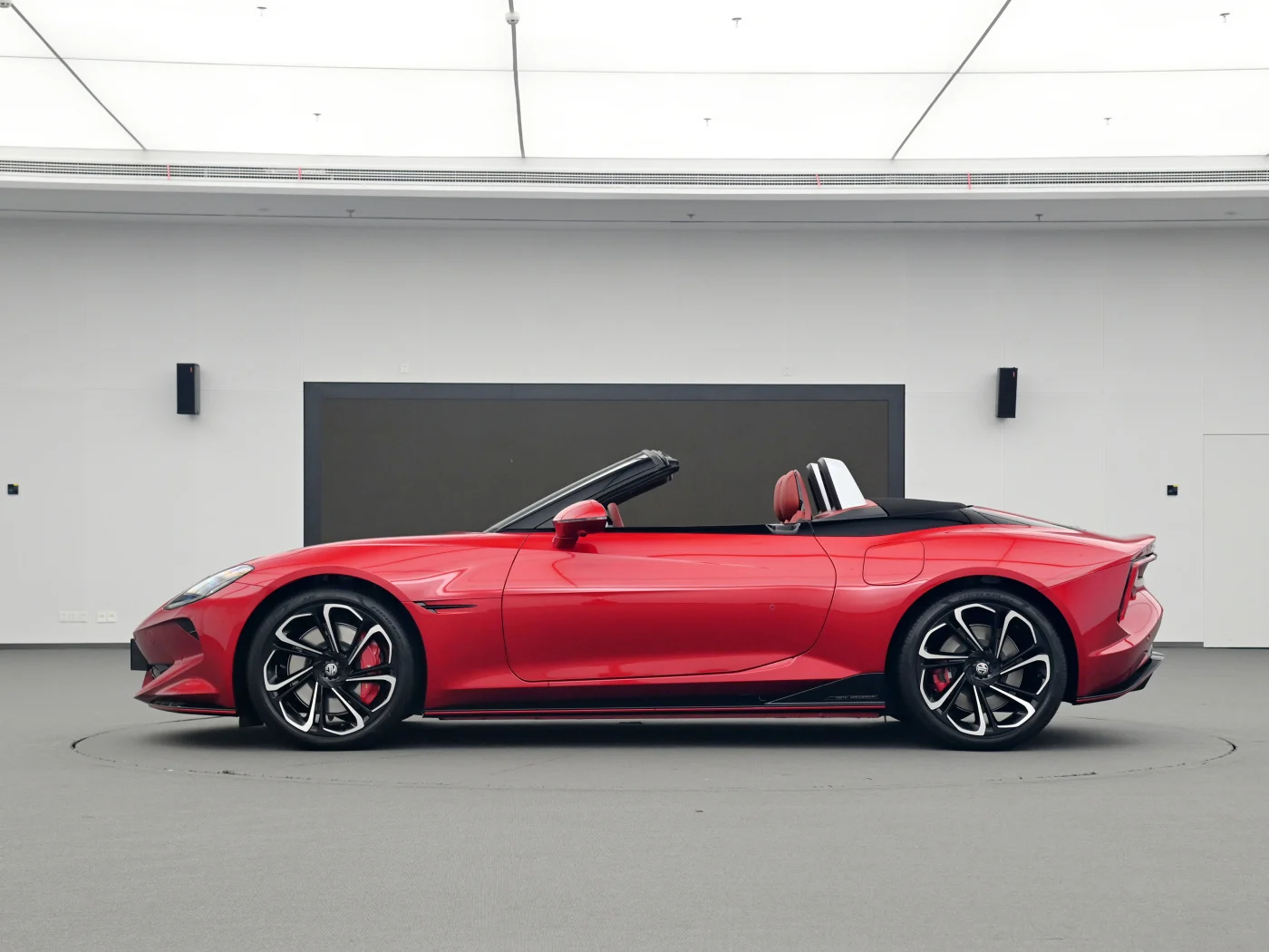 COOL 2023 Auto SAIC MG Cyberster Pure Electric Convertible AWD sports Car withSuper Long Range