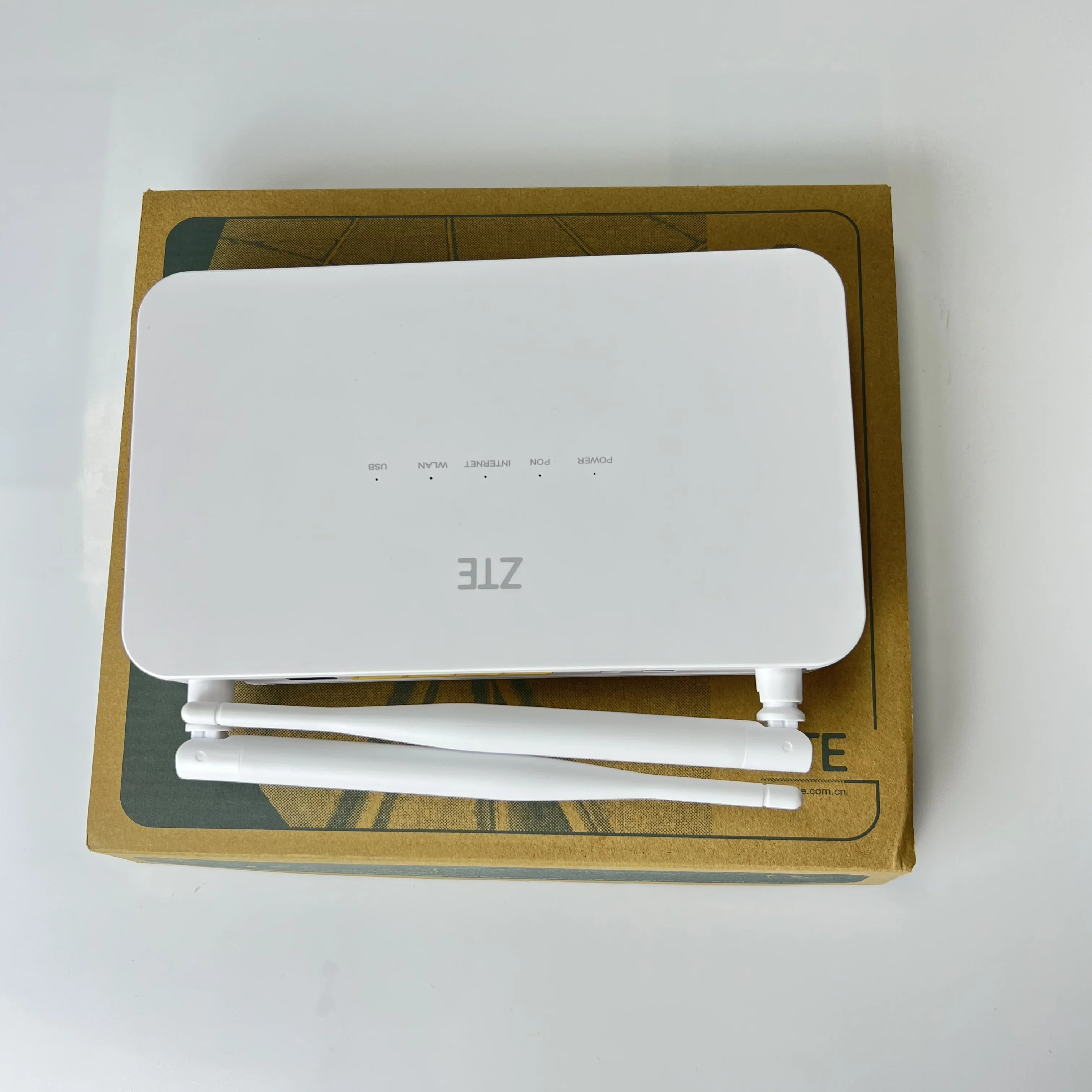 Высококачественный F670L Fttx 2 4G + 5G Wifi оригинальный Gpon Onu 4Ge 1 горшок