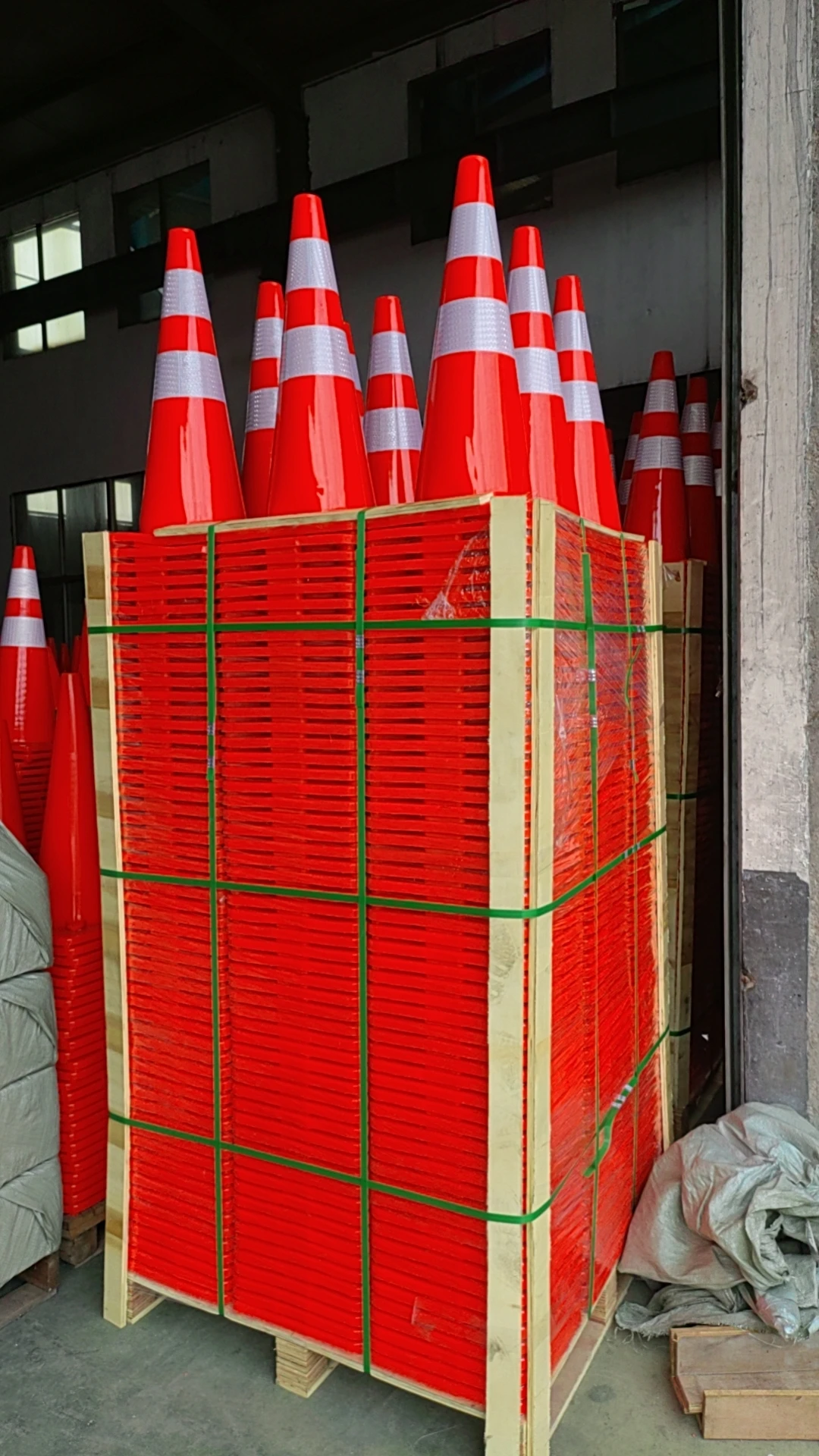 900mm 35' PVC Traffic Cone 36 INCH Wide Body 90cm PVC Traffic Cone Made In China