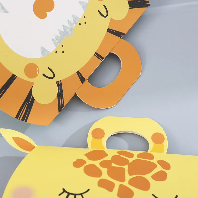 Lovely Animal Shape Giraffe Lion Gift Candy Snacks Packing Square Bottom Favor Paper Candy Box With Handle