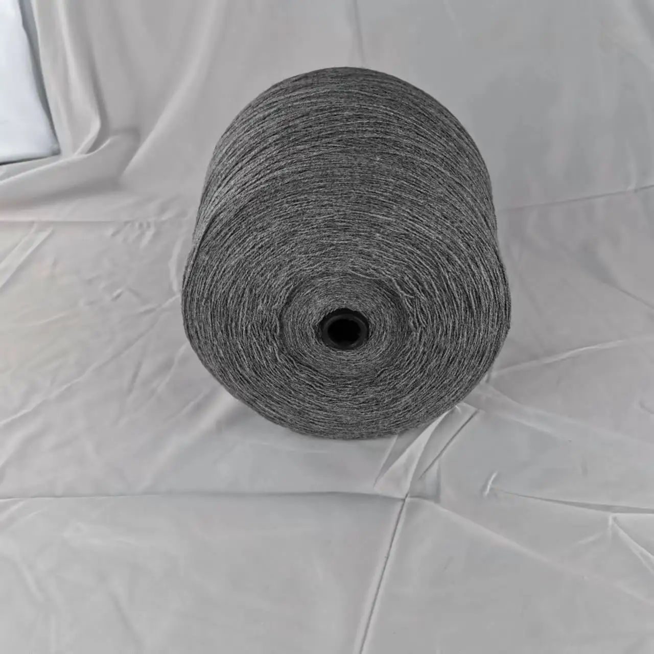 Wholesale Yarn 100 Bulk Acrylic Fiber Color Spinning Flower Grey Expanded 28NM/2 Acrylic Thread