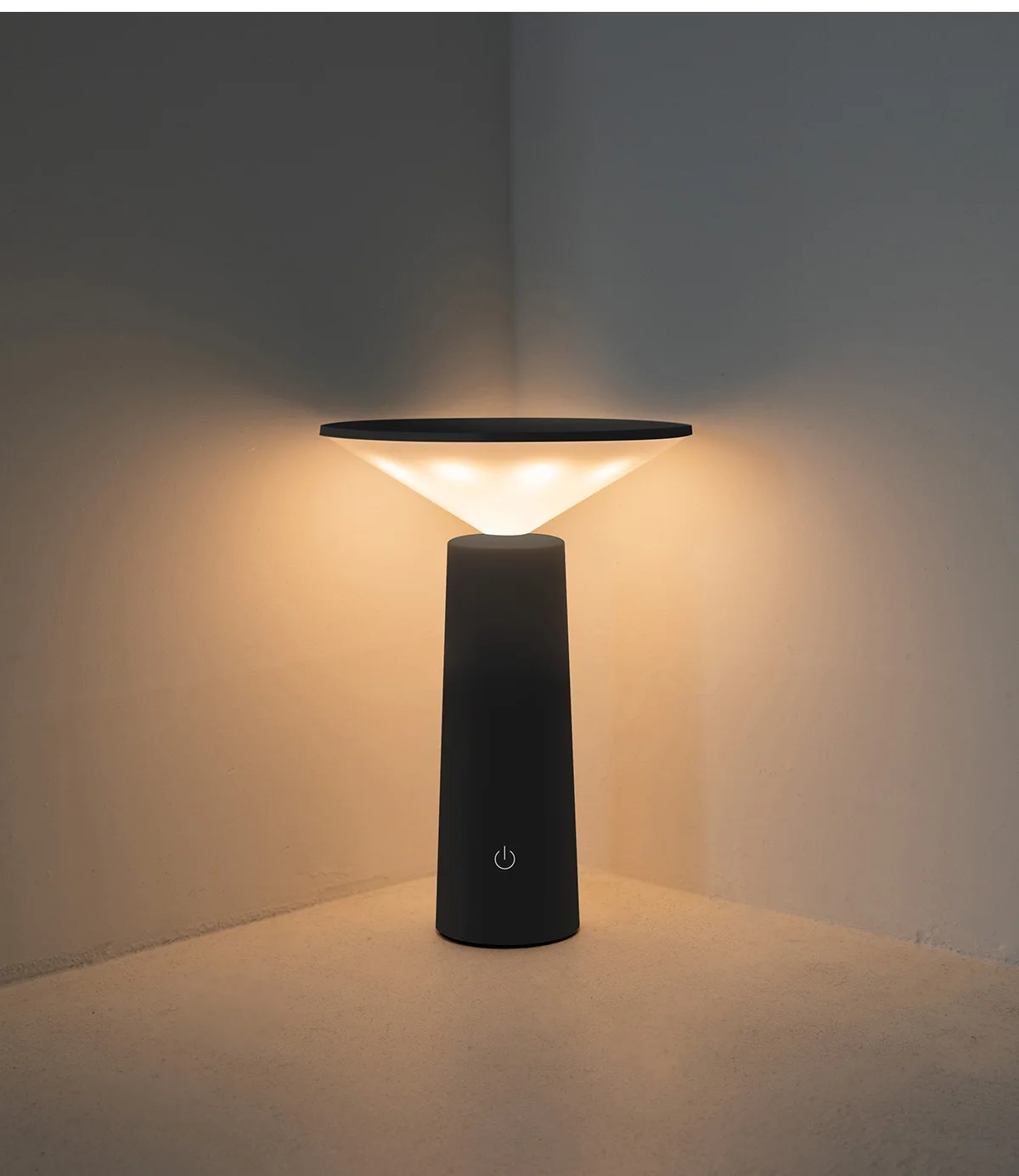 Coffee Table Hotel Bedside Home Decor Lighting Desk Lamp Luxury Post Modern Rechargeable Battery Wireless Charging Led Desk Lamp