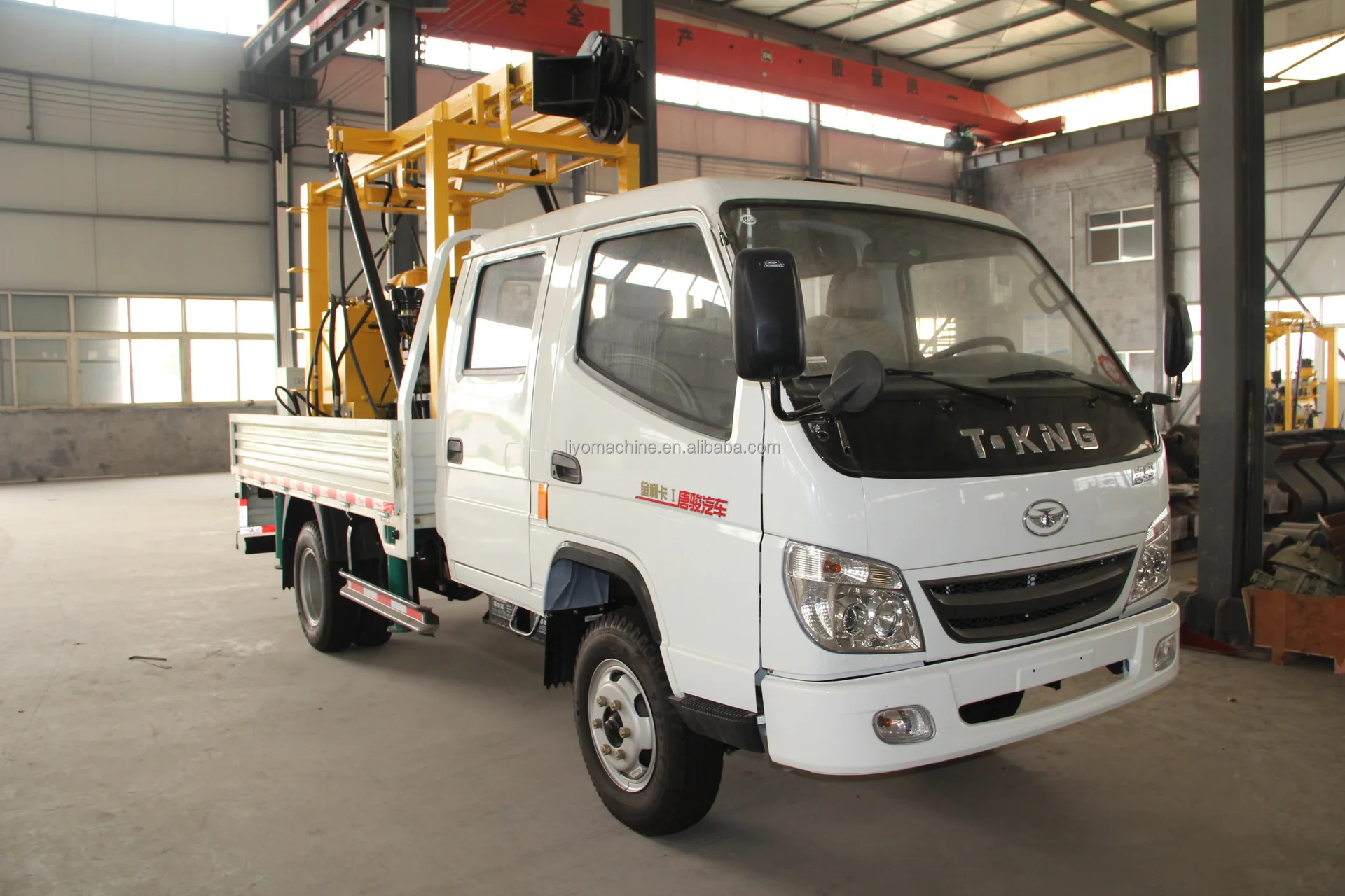 200m DTH Hydraulic water Well Truck mounted drilling rig machine with BW160 Mud Pump