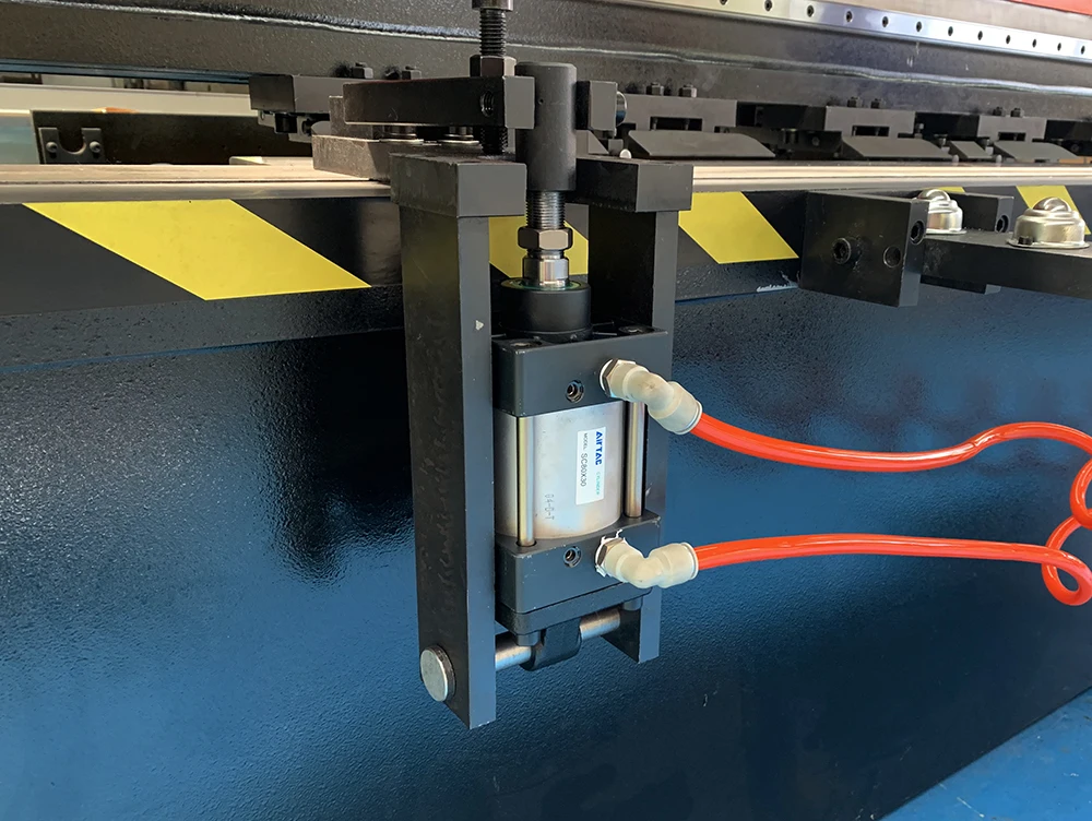 Экономичная машина для резки листового металла/станок для резки листового металла с ЧПУ из нержавеющей стали из Китая