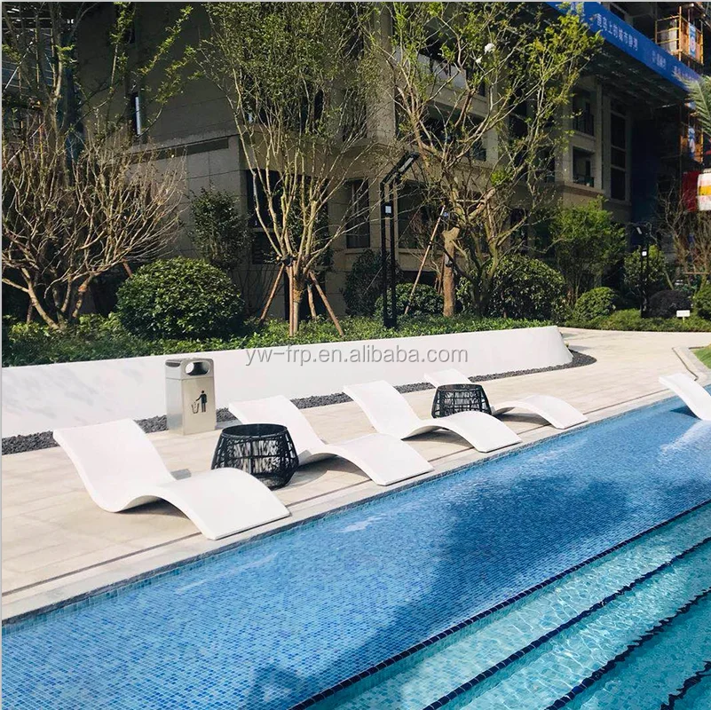 
Outdoor fiberglass sun lounger pool chair in pool water lounge bed deck chaise lounger for garden 