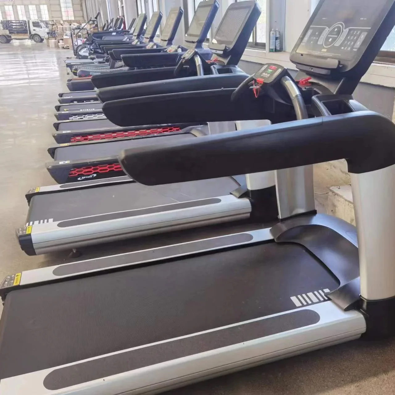 Luxury LCD Screen Motorized Running Treadmill Machine Fitness Exercise Electric Gym Commercial Treadmills