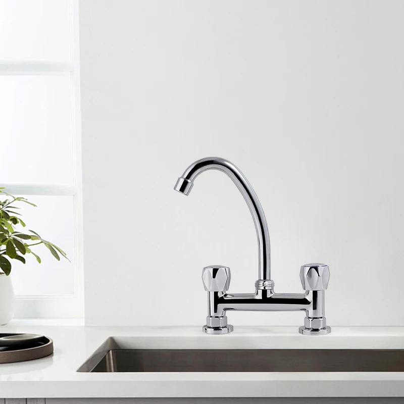 Смеситель кухонный латунный с длинной горловиной