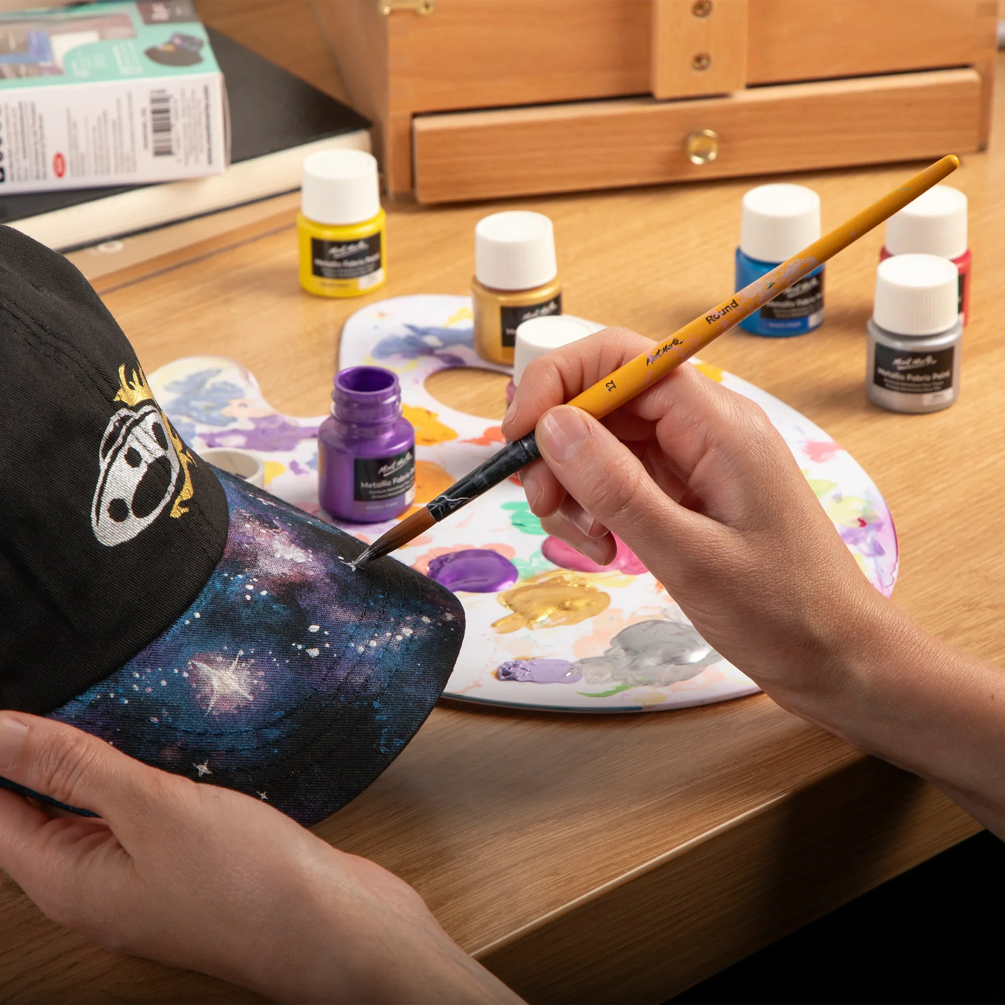 Mont Marte Metallic Fabric Paint Set 8pc x 20ml