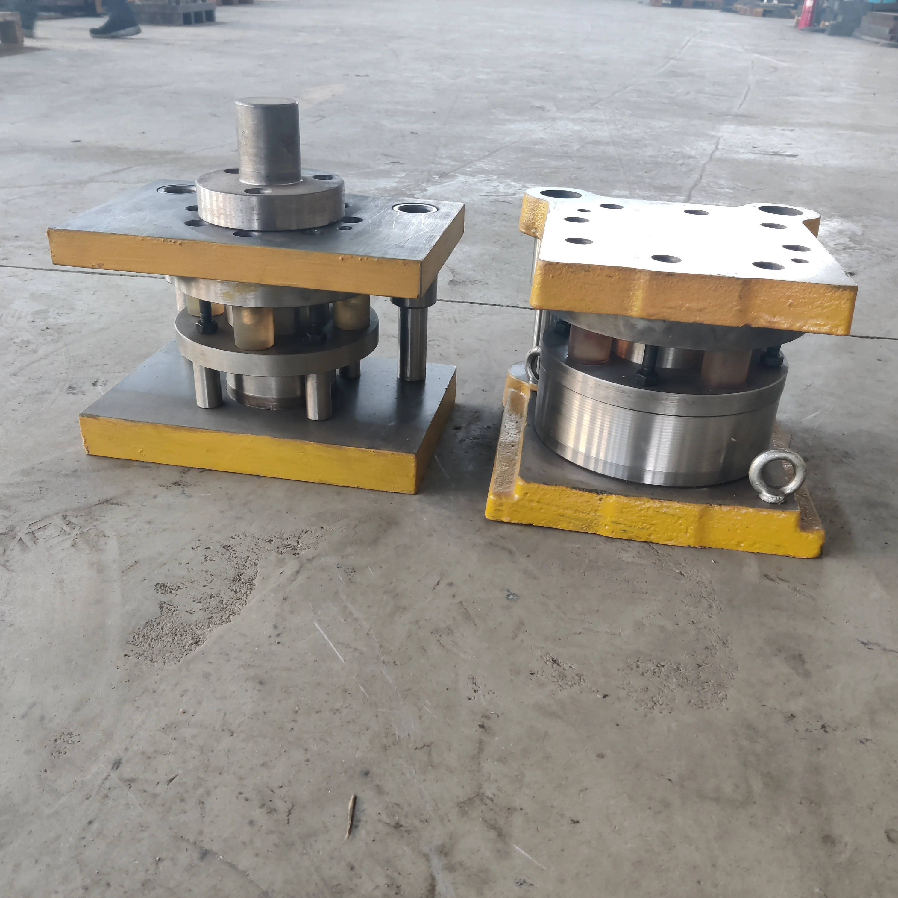 Metal Sheet Punching Mold Progressive Hydraulic Press Dies Stamped punching service aluminum press mold