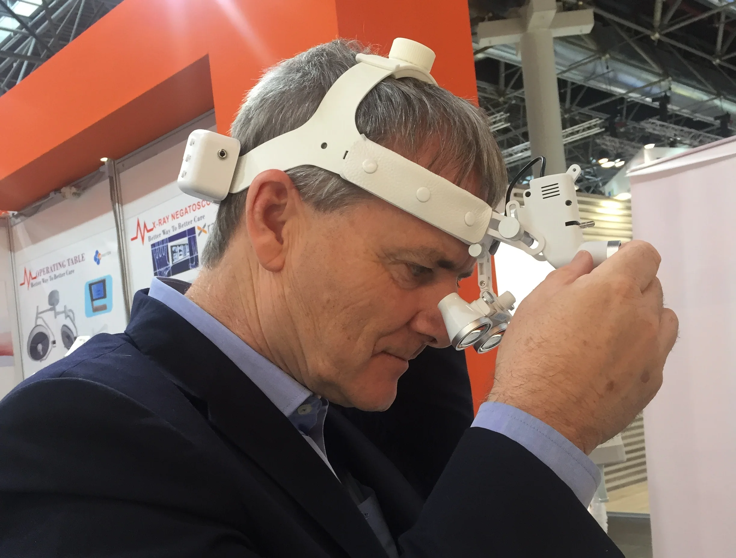 Easywell&Minston Head Wearing Dual Batteries KS-W01 3.5X Dental LED Surgery Headlight