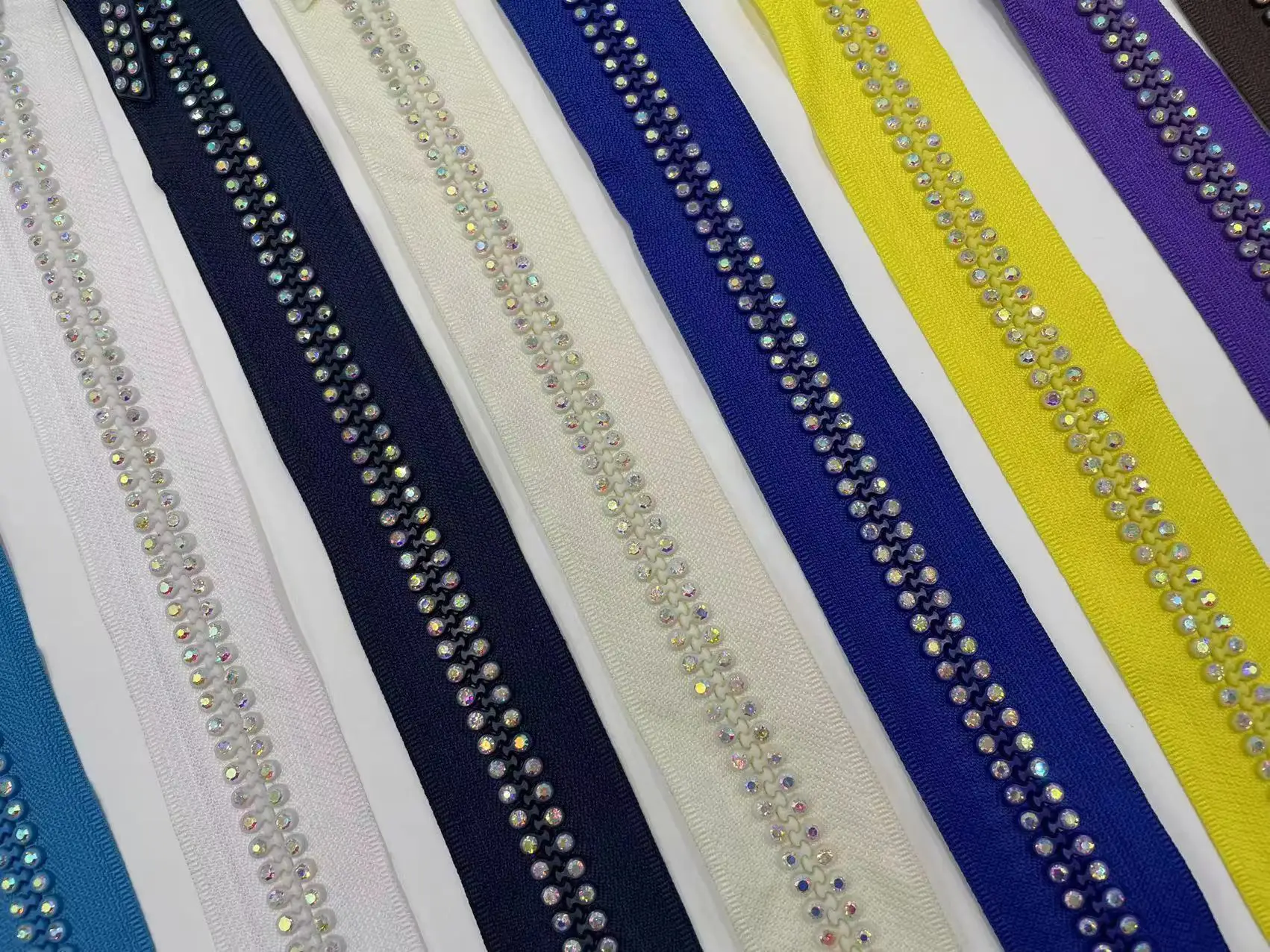 High Quality 3#5#10# Rhinestones Zipper Fashion Open-End Colorful Diamond Plastic Resin Zipper