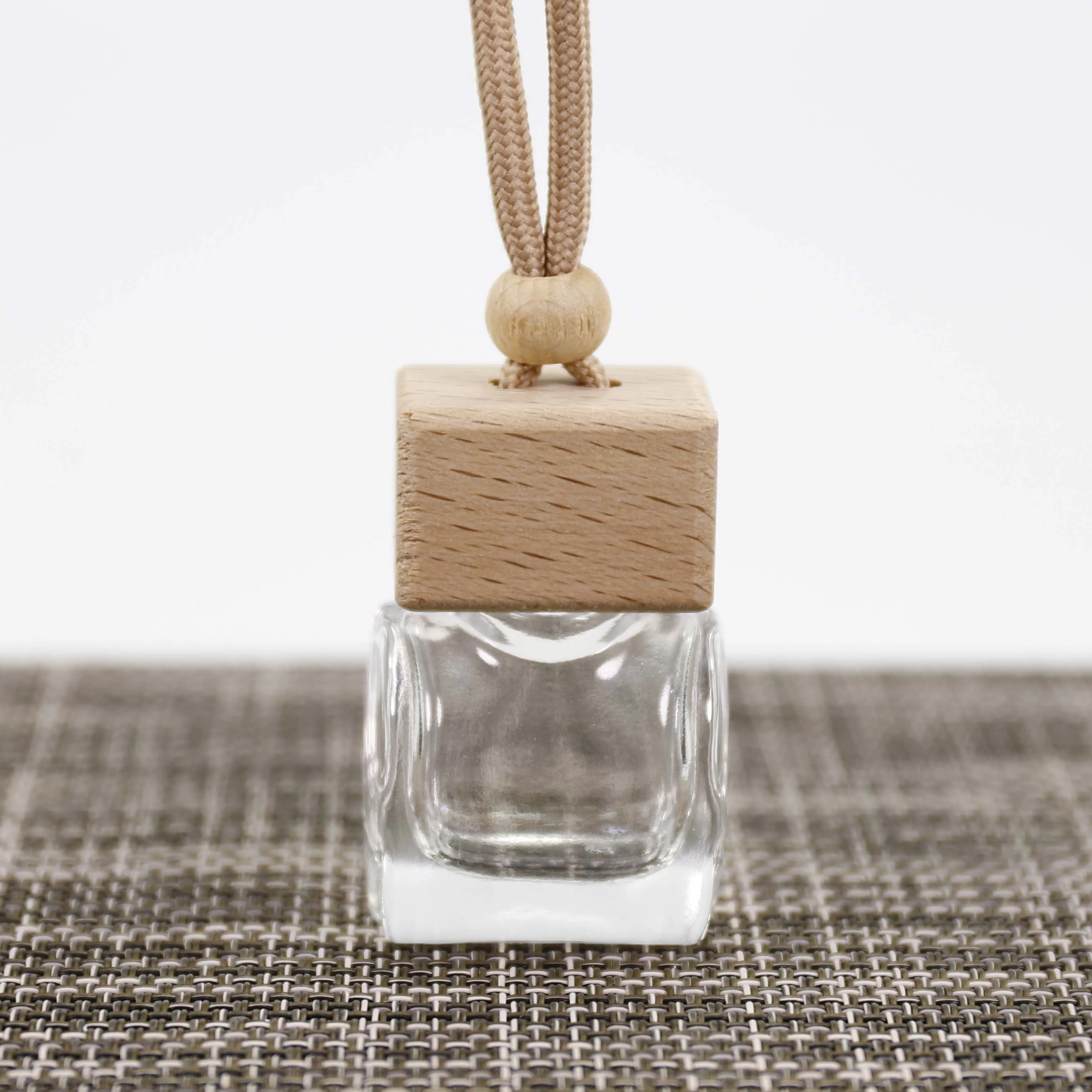 Aroma Diffuser 8Ml Fragrance Bottle Diffuser Glass Car Air Freshener Hanging Perfume Bottle With Wooden