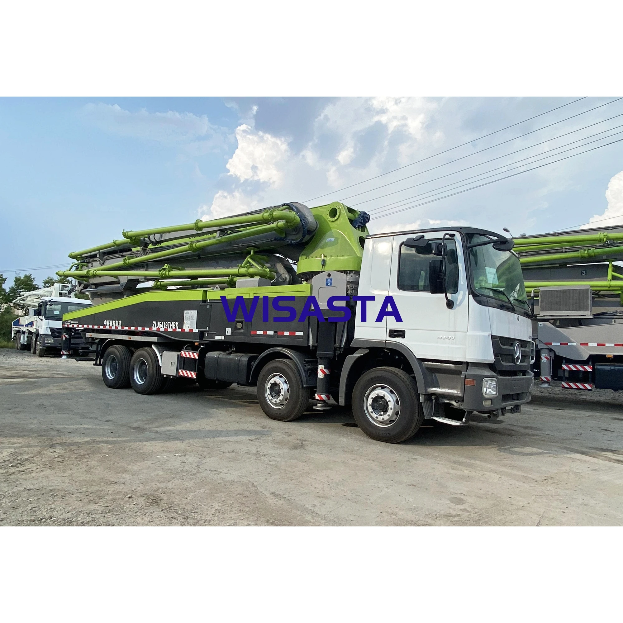 Actros 4141 chassis 8x4 Truck Zoomlion 52 Meters 6 sections Cement Pumping system with 52m boom Concrete pump trucks for sale