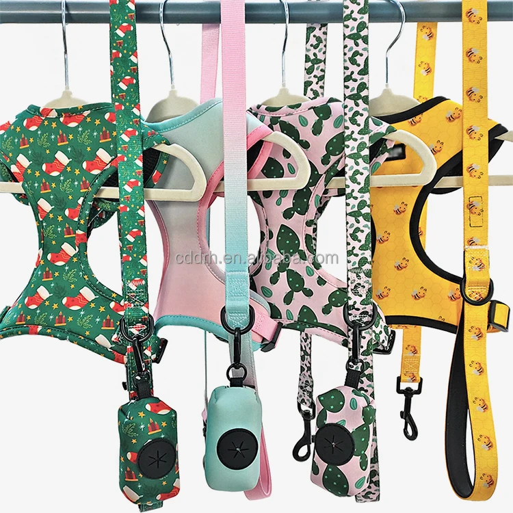 OKKPETS Low MOQ OEM/ODM Hot Sale Customized Christmas dog harness Printing Dog Harness and Leash Collar Set