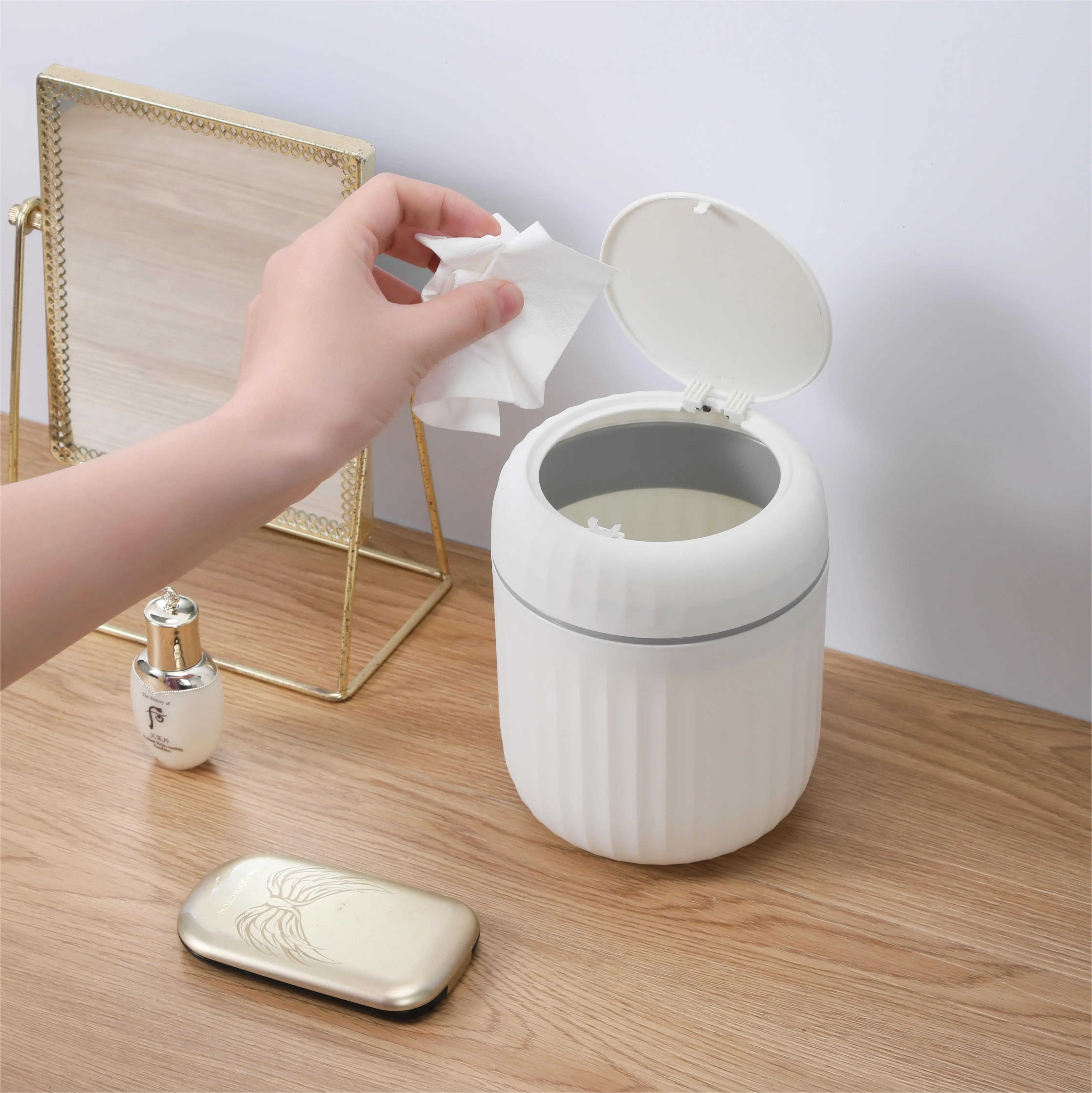Newly Arrived Home Use Dustbin Garbage For Living Room Desktop Mini Trash Can Table Wastebin
