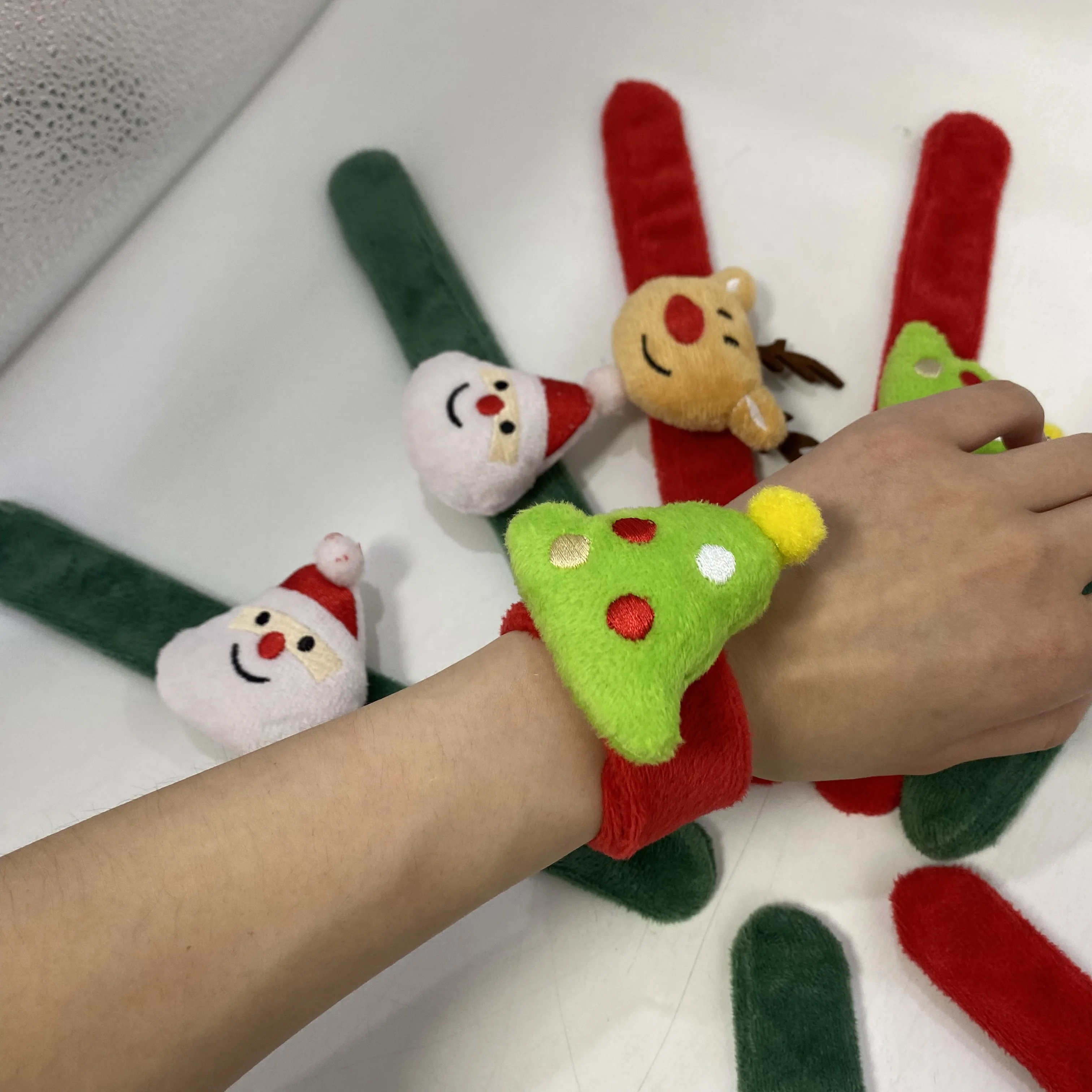 Christmas Day Plush Animal Slap Ring Wrist Band Plush Leopard Festival Clap ring Cartoon animal bracelet Toy multi colors