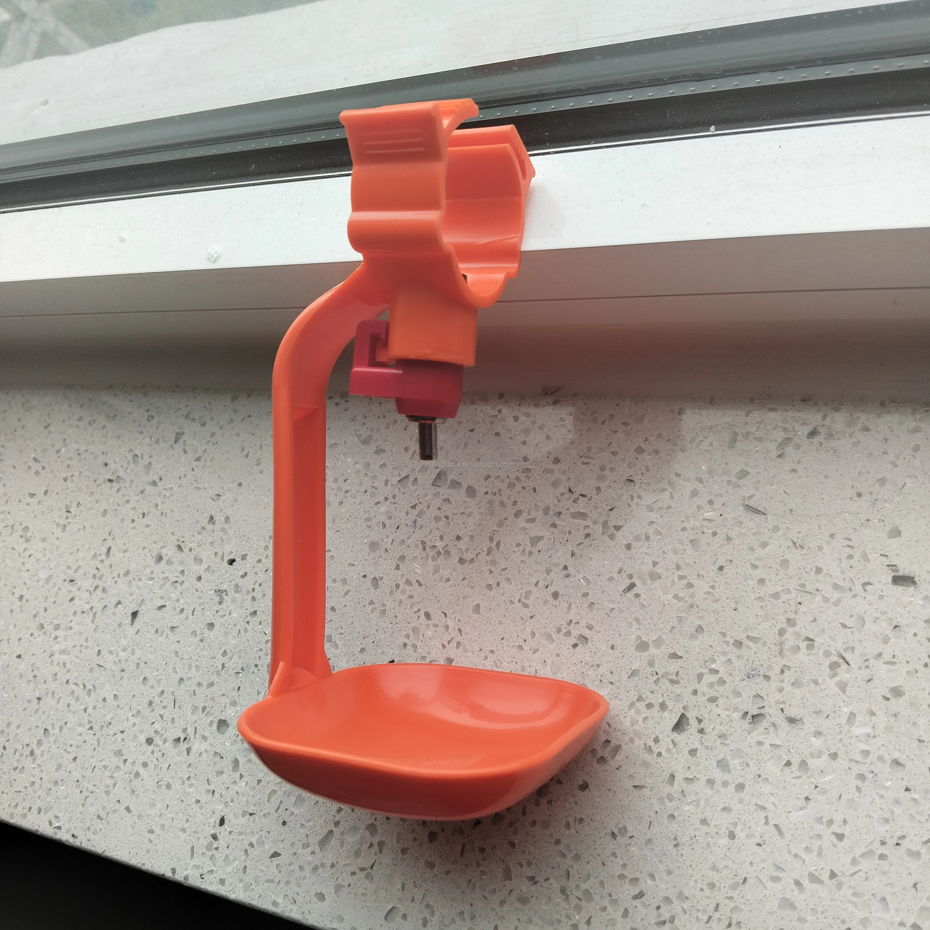 Wholesale Poultry Farming Equipment No Waste Ball Valve Water Plastic Broiler Nipple Chicken Drinker Stainless Steel Core RS-43
