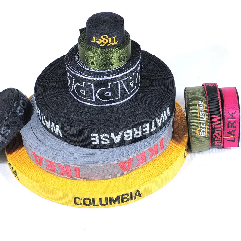 Ремешки для поводка и сумки с вышитым узором