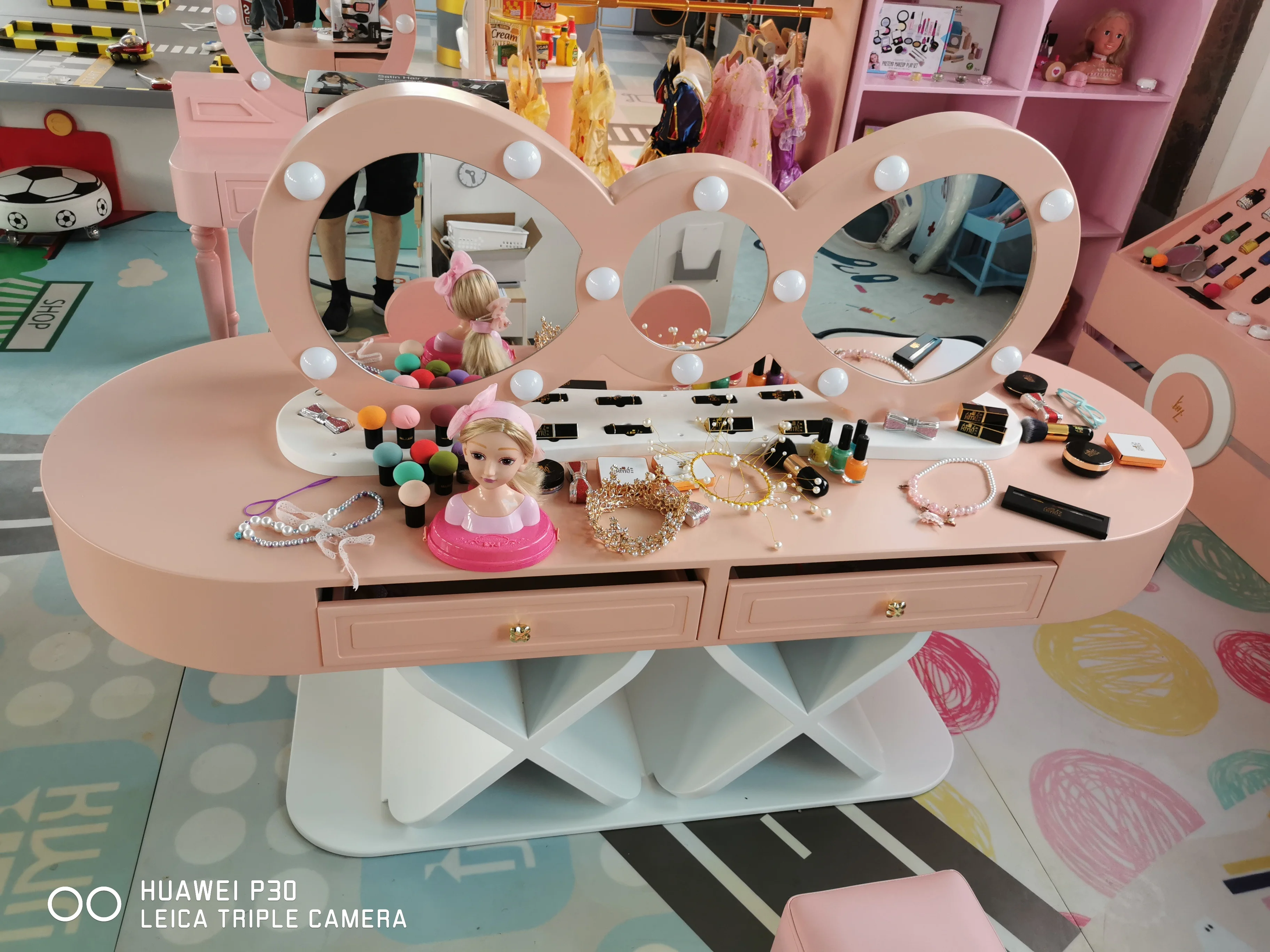 Bonhong Cosplay Science Center Museum Children Customized Role Play game Uniform Facility for kids