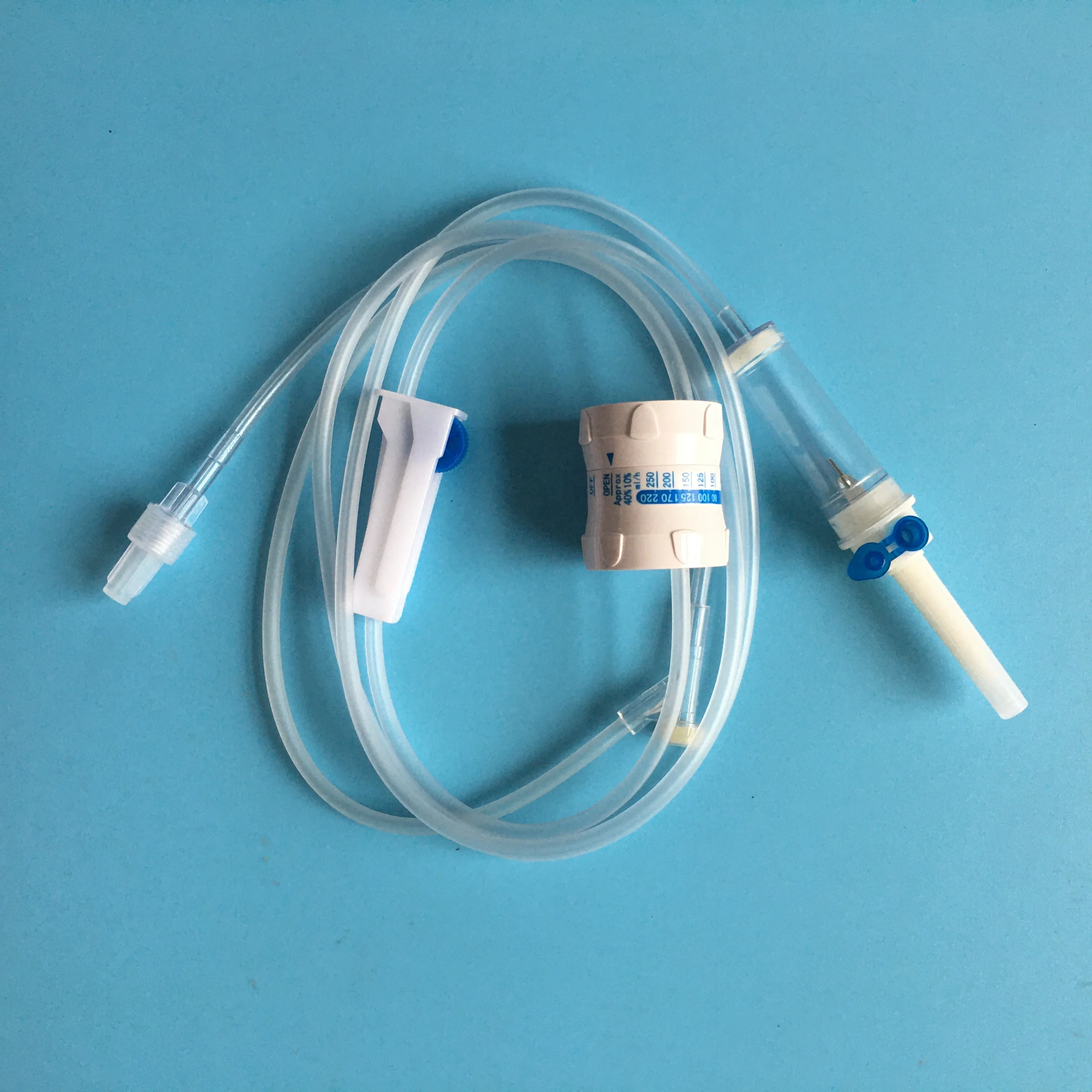 Одноразовый медицинский инфузионный набор от производителя с регулятором потока с иглой CE & ISO