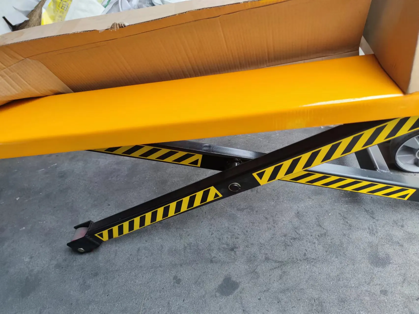 1000KG 1500KG Manual Hydraulic Double Pumps High Lift Scissor Pallet Truck