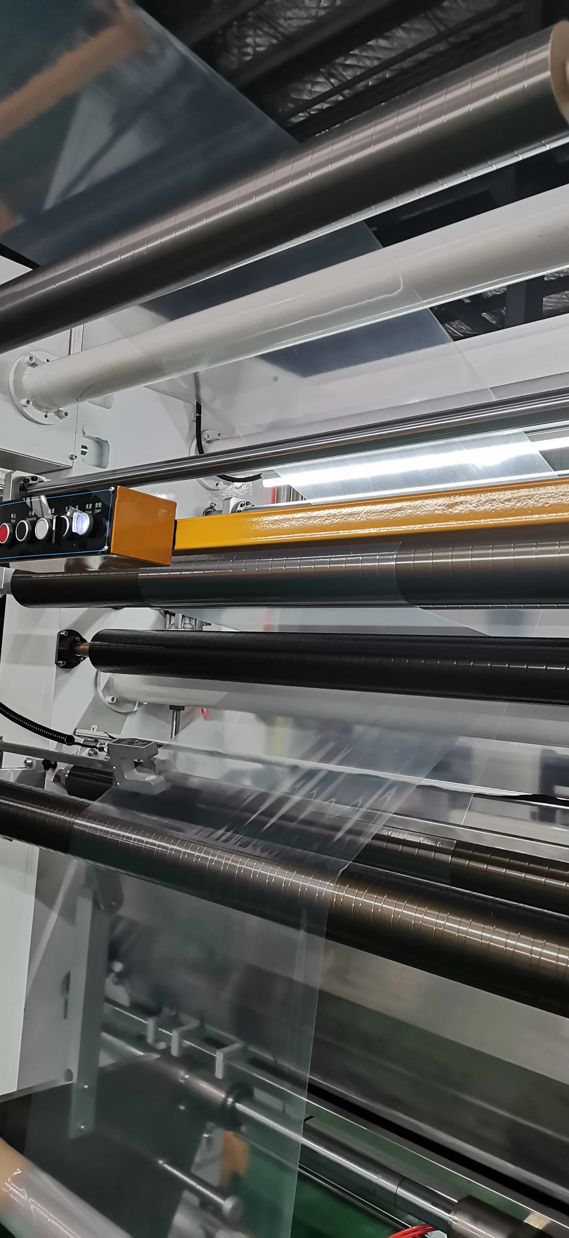 HP-ALM400 высокоскоростная растворяющая уменьшенного использования пластин машина для производства бумажных ламинатов 400 м/мин для того чтобы свернуть