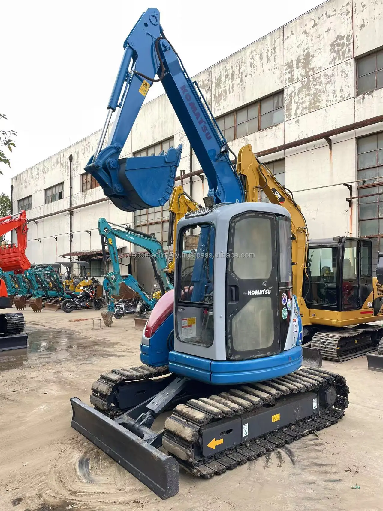 Komatsu PC30 Good Condition and Discounted Price CAT 50 220 China High-quality Second-hand Excavator for Sale