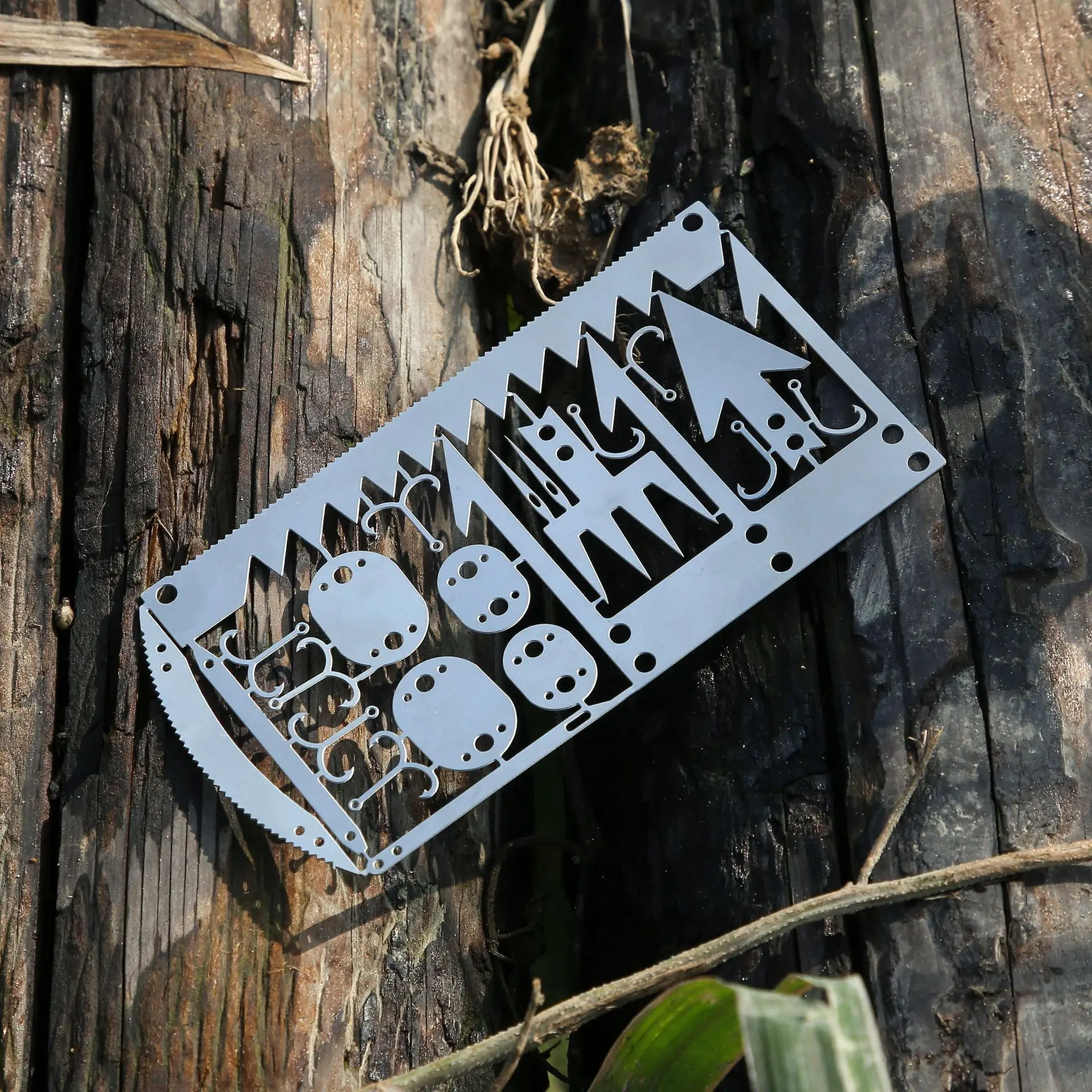 
Outdoor Multi-tool Survival Credit Card Emergency Gear Kit Camping Multitool Hunting Survival Kit 