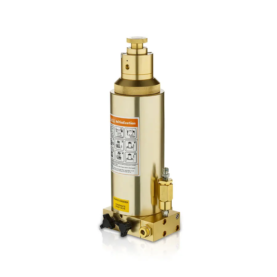 High breathing scuba air compressor filters with oil-water separator