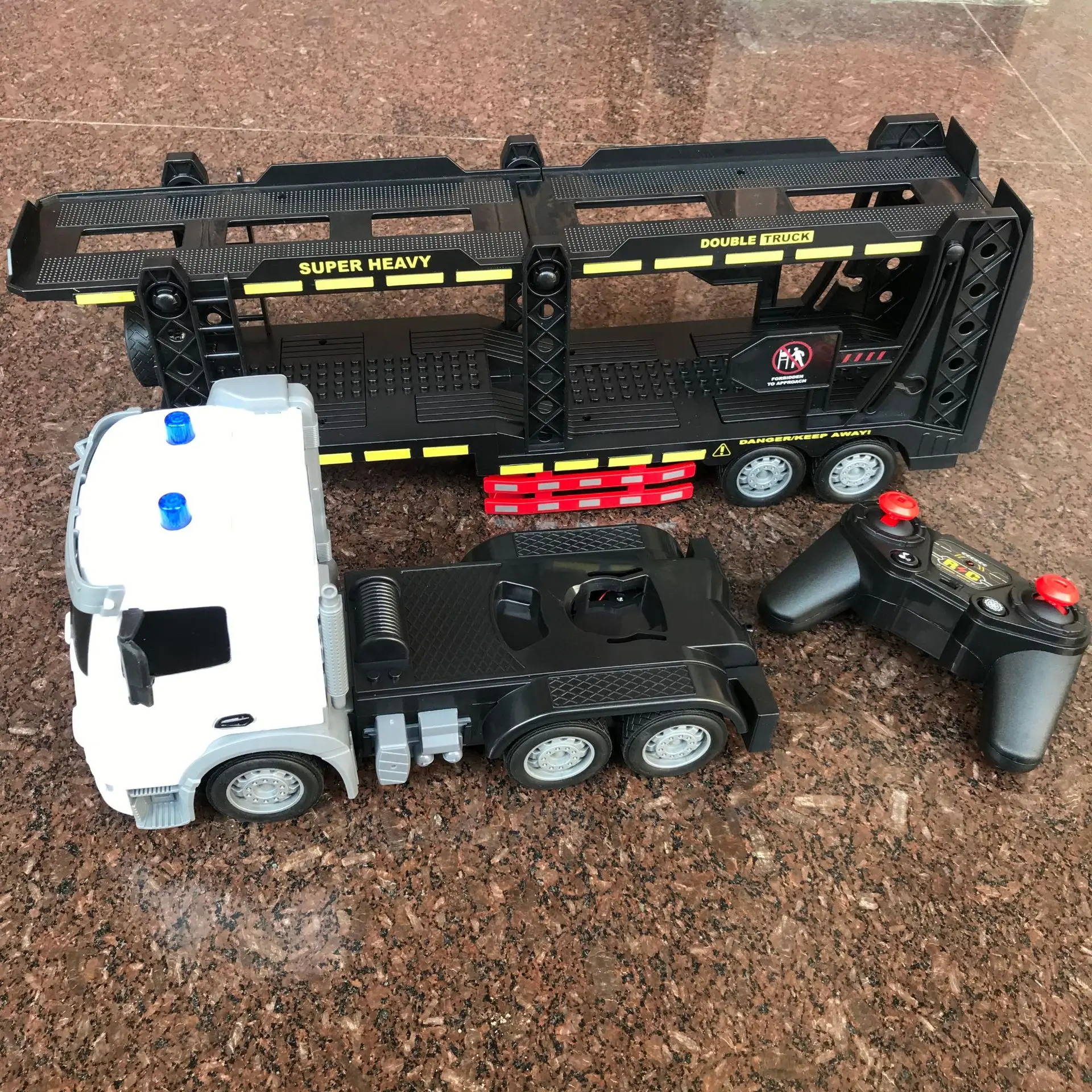 2.4G Toys Extra Large 1/24 R/C Detachable  truck action trucks flatbed truck toys Six-Wheel Lighting Music Trailer Transporter
