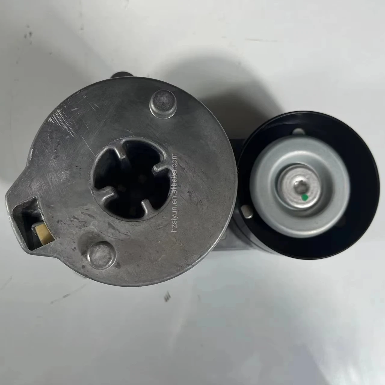 Натяжитель ремня TCD2013 L06 2V DEUTZ 04513094 VOLVO 21618992 MAHLE APV4073