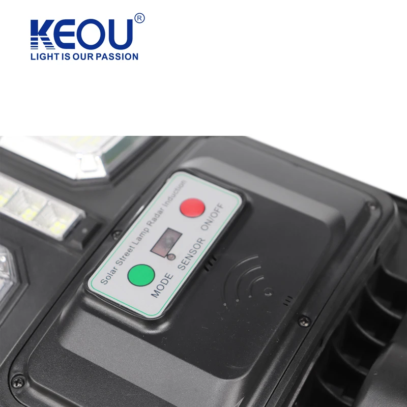KEOU Factory wholesale Lightning protection IP65 waterproof 150W solar street light for football field