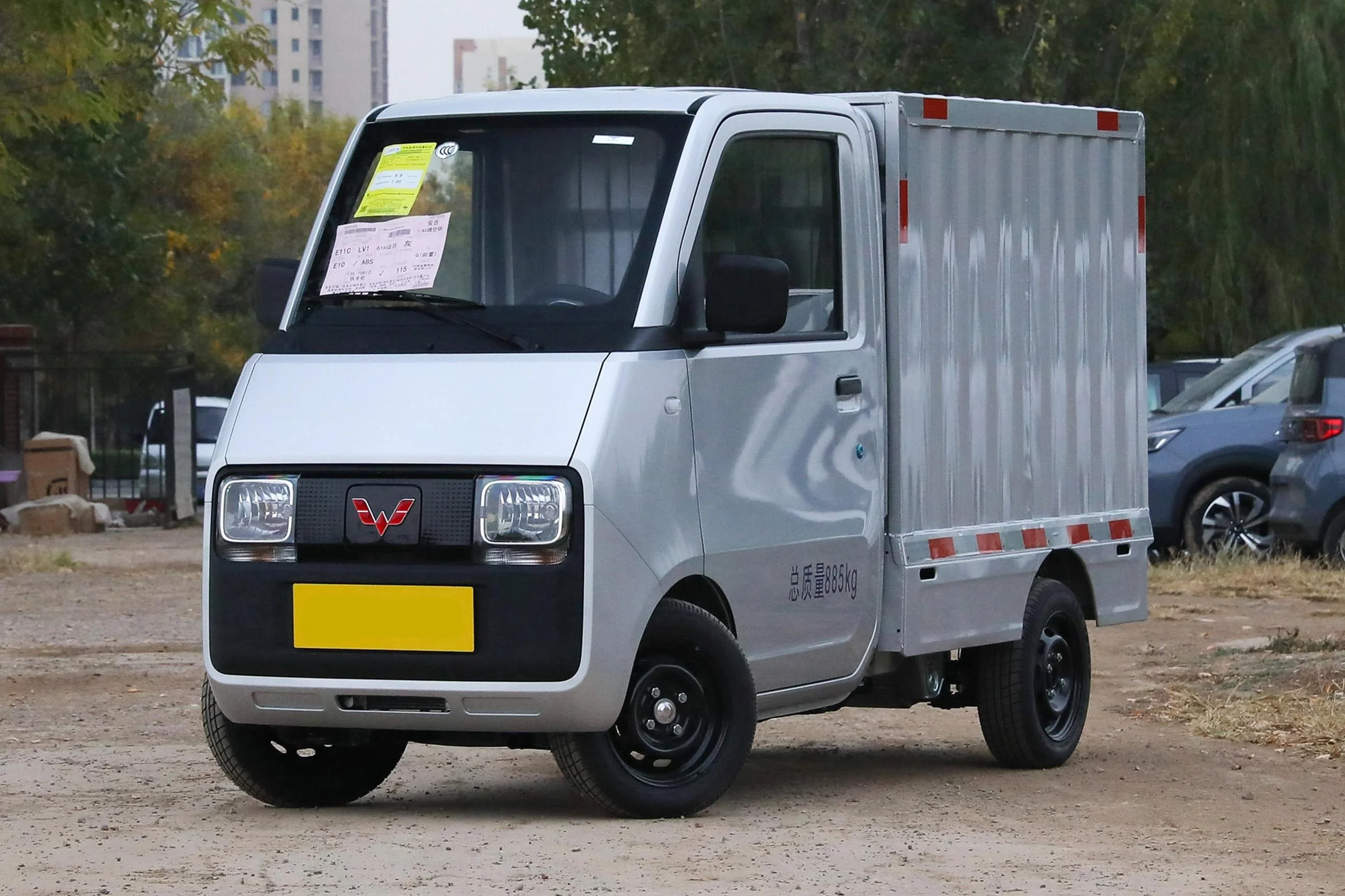 Cheap Car Auto Vehicles Small New Energy Mini Truck Cargo Box for Delivery Cars Wuling E10 EV New Electric Pickup Truck