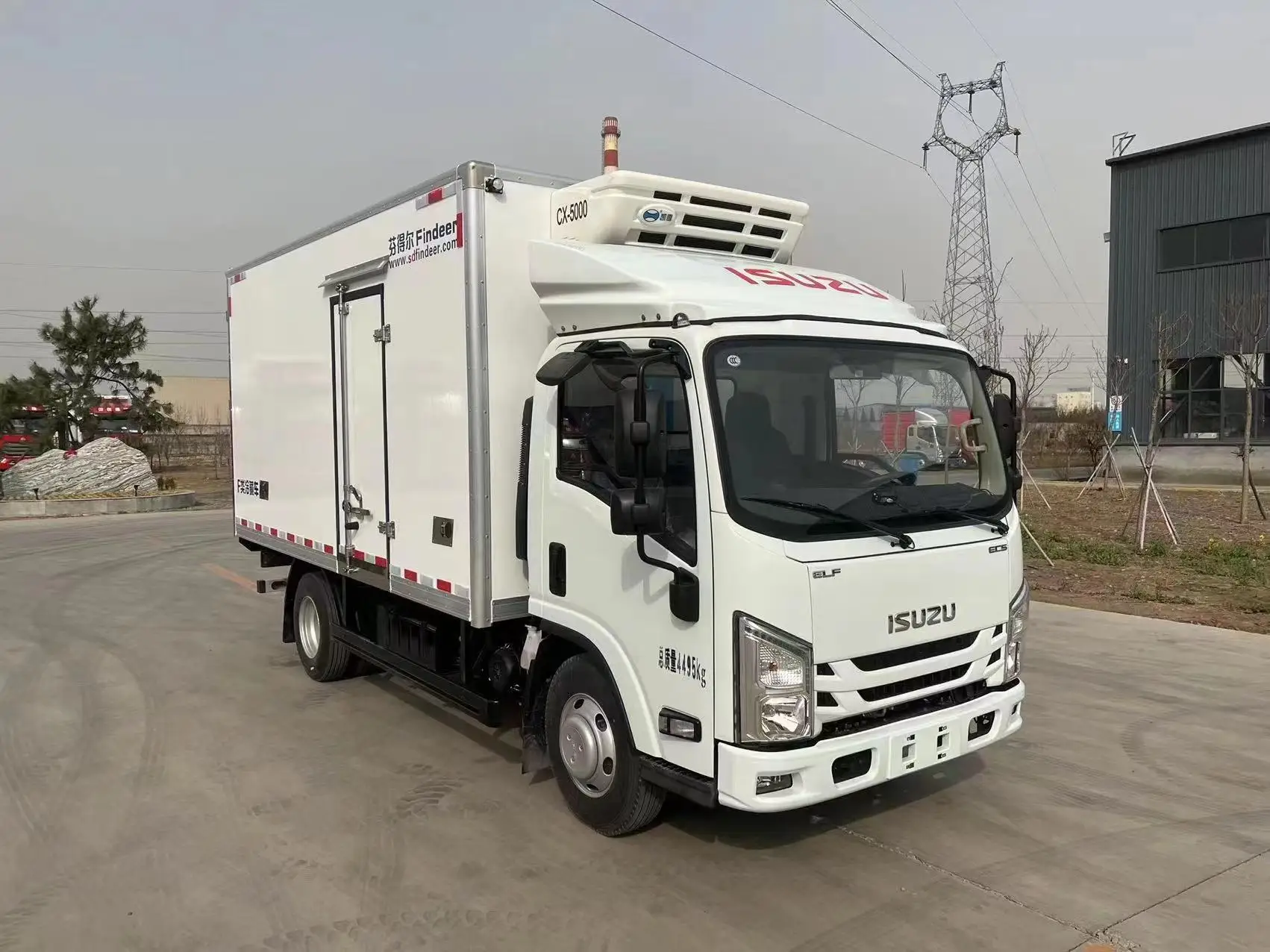 ISUZU  ELF 10 Ton Diesel Refrigerated Van Truck 5 Ton Freezer Colling truck for Meat and Fish Transport