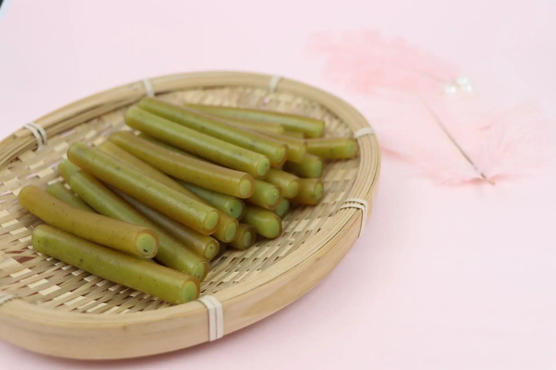 Factory supply 2022 new product  LOW MOQ   dog food molar stick dental treats chicken and cheese filling cubes