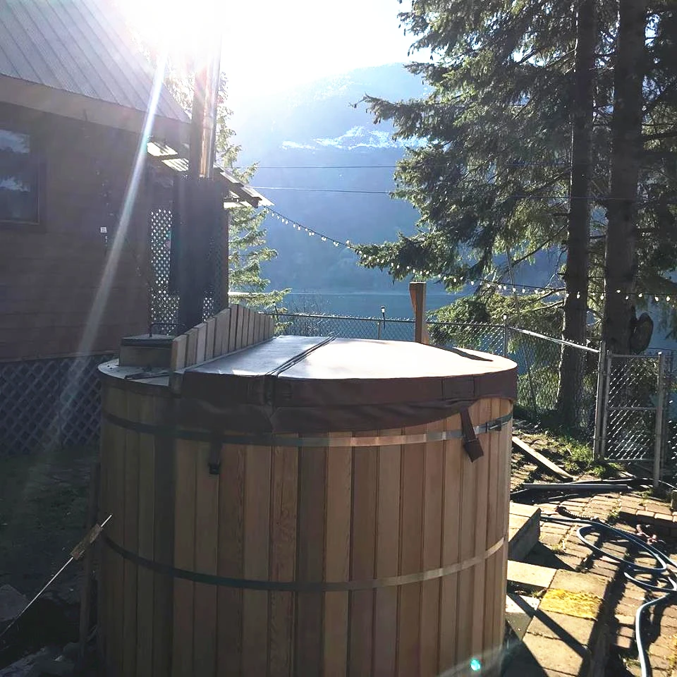 Hot Sale Cedar Hot Tub Wood Fired Spa Hot Tub with Inner Wood Fired Stove Heater