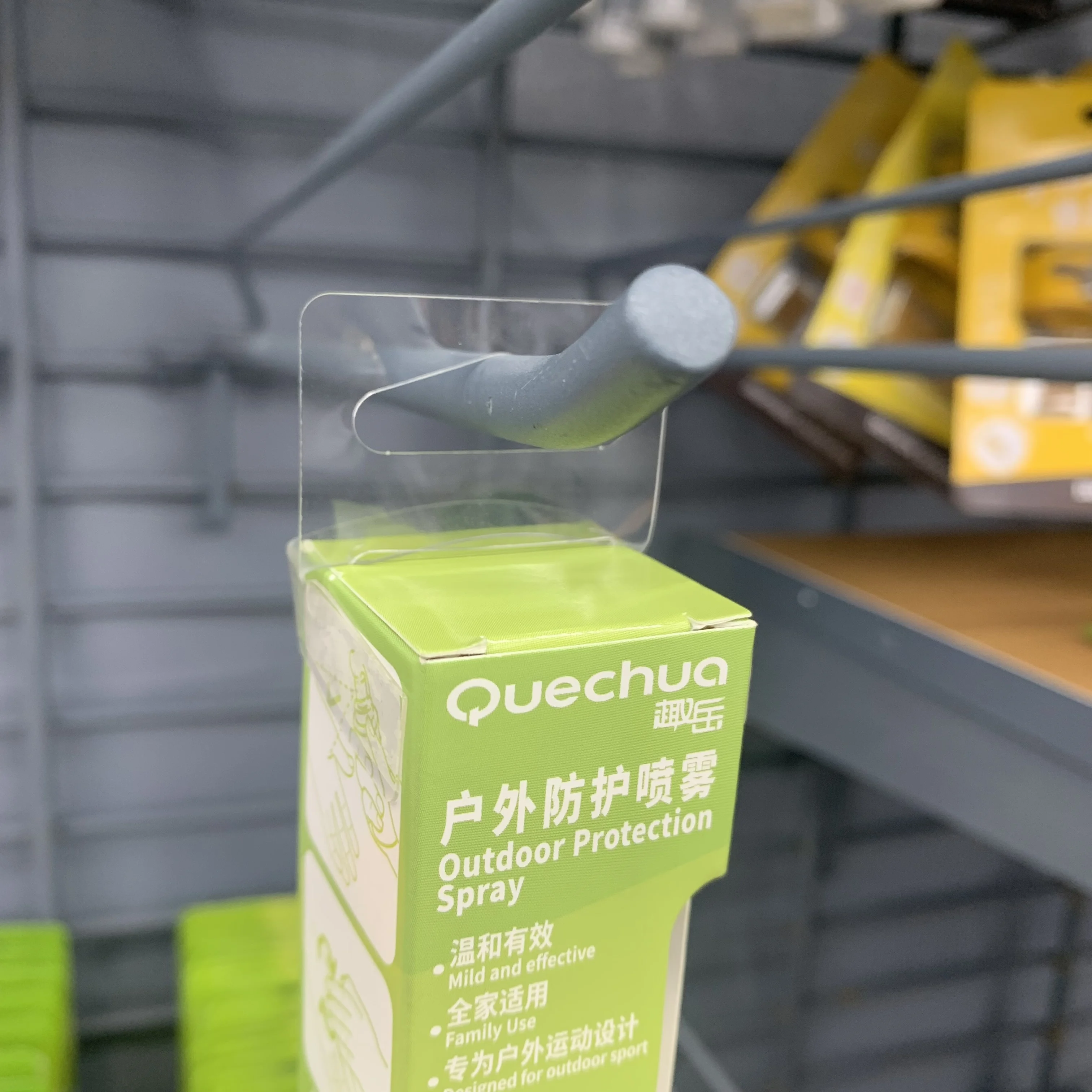 Factory Hot Sale Clear Self Adhesive Hang Tabs Hooks Plastic Display Hand Tabs Slot Hole Folding Tab for Store Retail Display