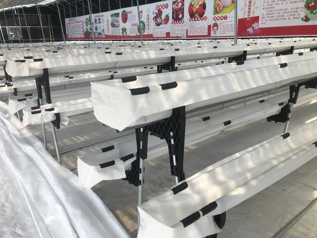 Manufacturers 3-5 Tier Multilayer Foldable Soilless Cultivation Planting Trough Hydroponic Growing System For Strawberries