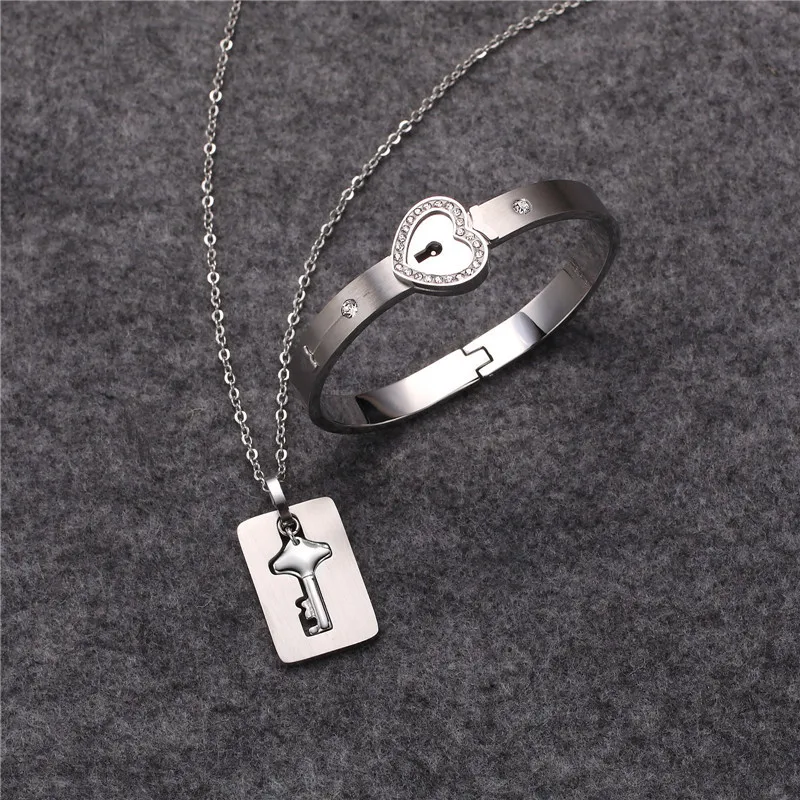 Manufacturer direct selling concentric lock bracelet key pendant necklace lover jewelry set