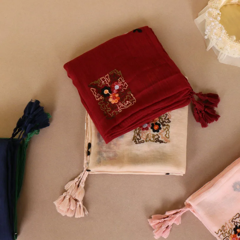 Fashion Bandana Arab Long Large Cotton Scarf Muslim Hijabs Scarf Floral Embroidery Shawl With Tassel