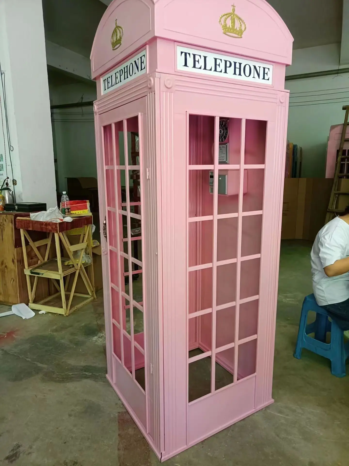 Customized Pink Retro Telephone Booth London Pink Phone Booth Decoration Prop Postbox Telephone Booth