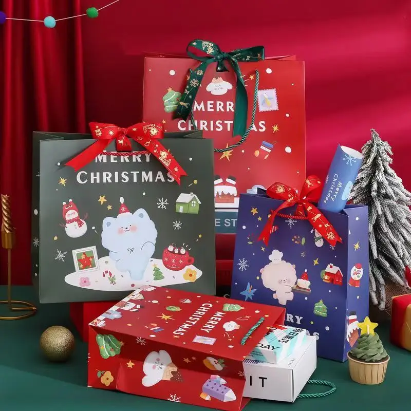 Luxury Custom Logo Christmas Envelope Handmade Small Kraft Paper Document Coated Garment Bag with Hot Stamping Feature Fur Use