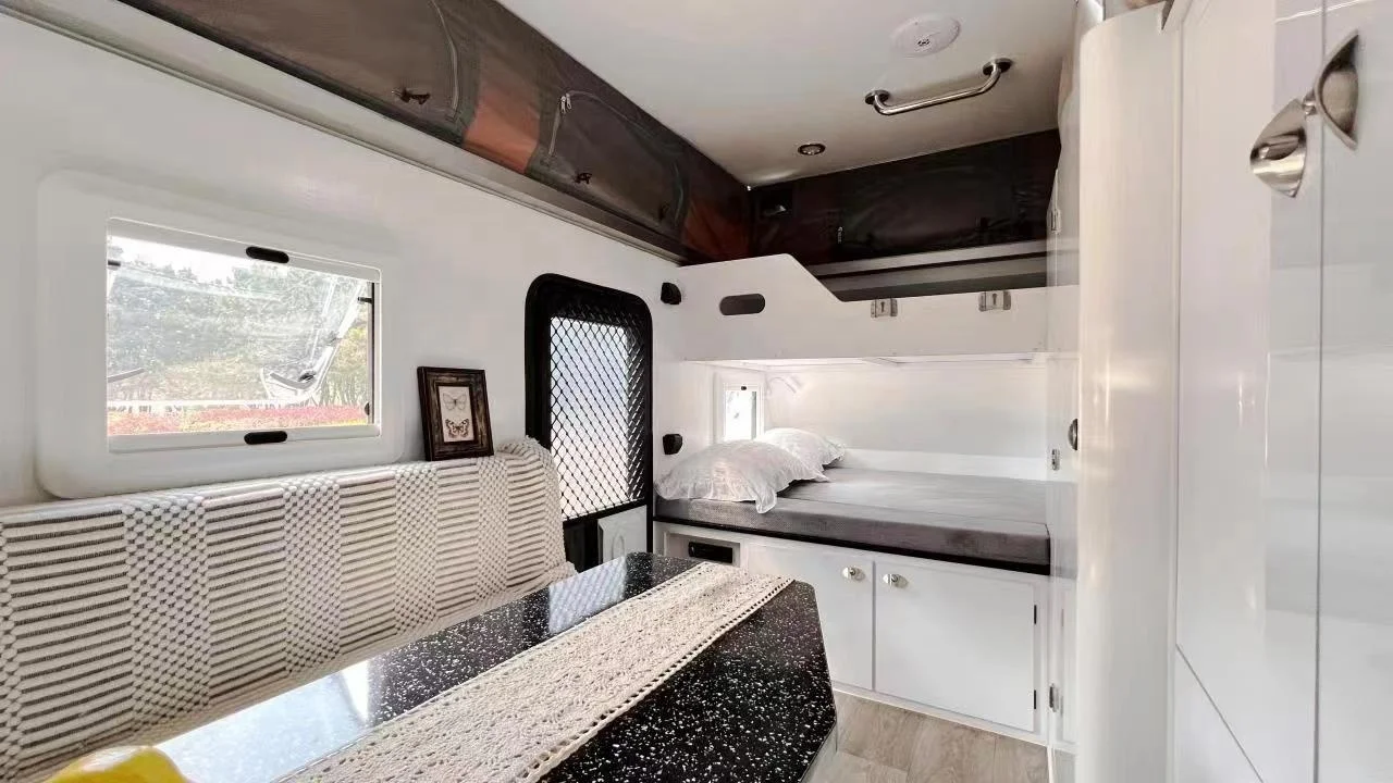 Longhe 15FT RV Motorhome Off Road Pop Top Caravan